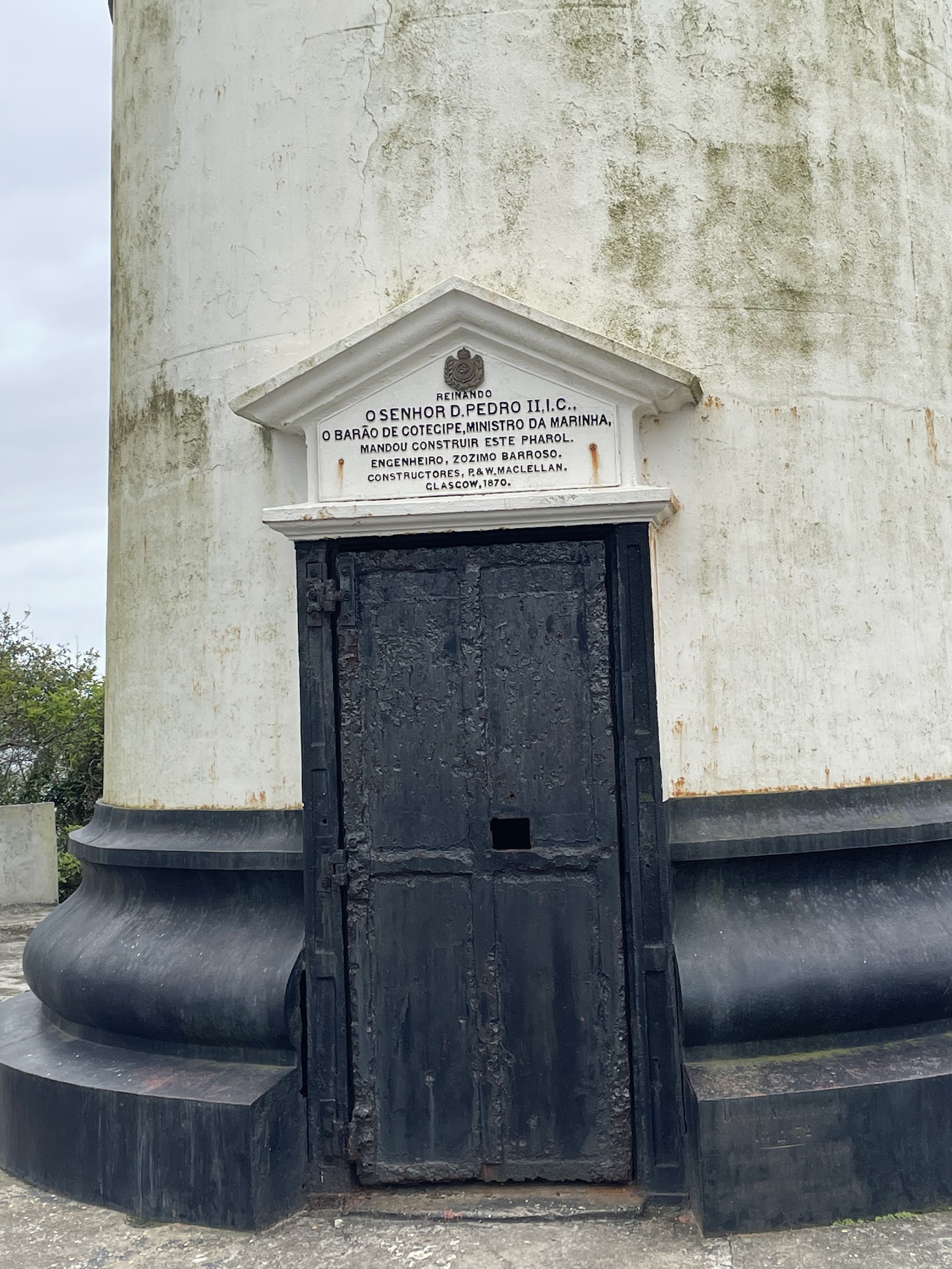 Farol das Conchas — Oficiais