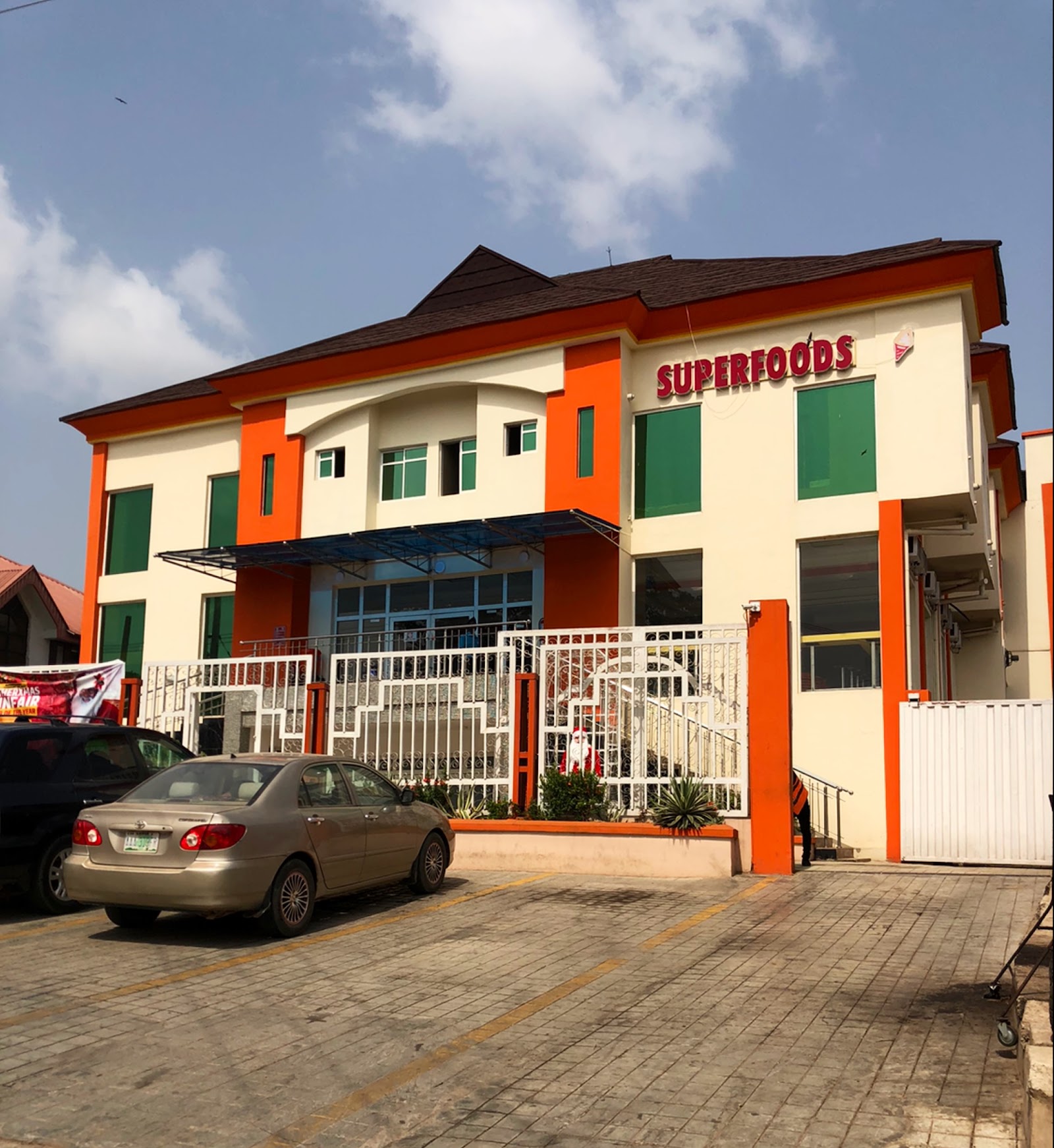 Fast Food Outlet — Oficiais
