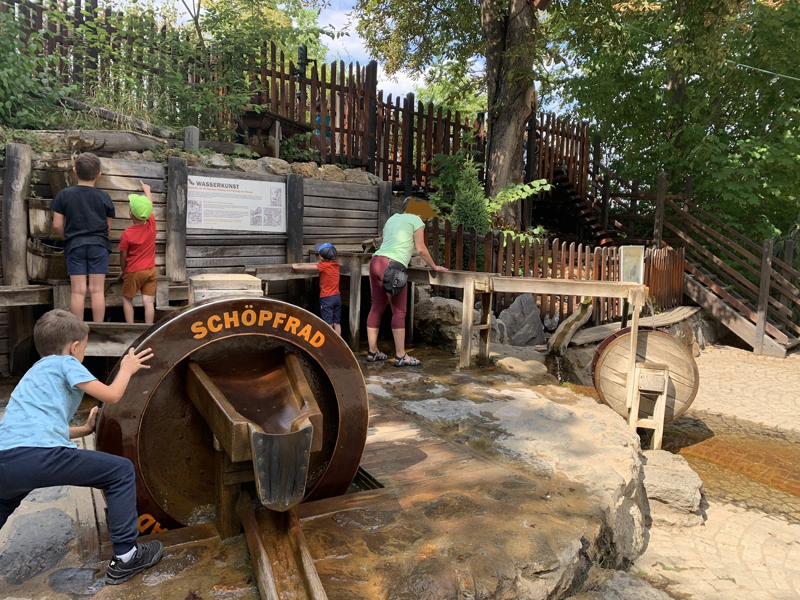 Feengrotten Spielplatz — Oficiais