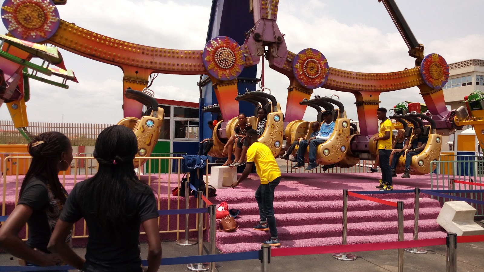 Ferris Wheel — Oficiais