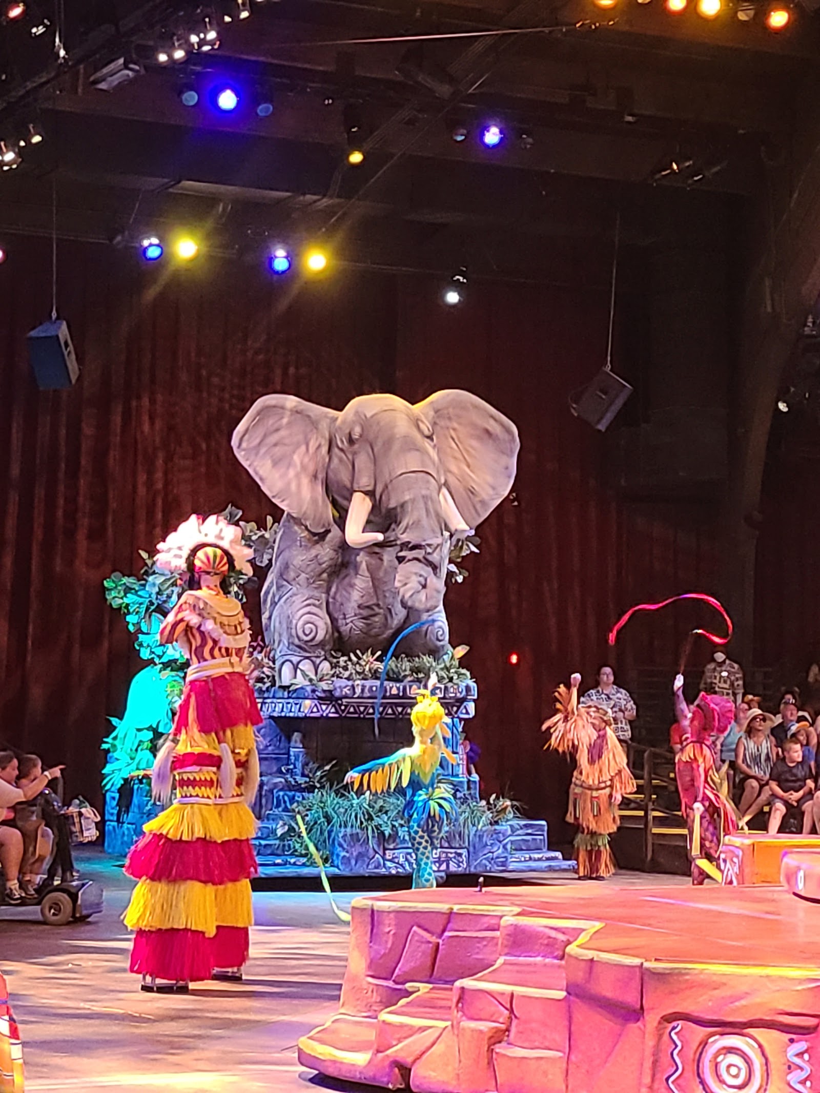 Festival of the Lion King — Oficiais