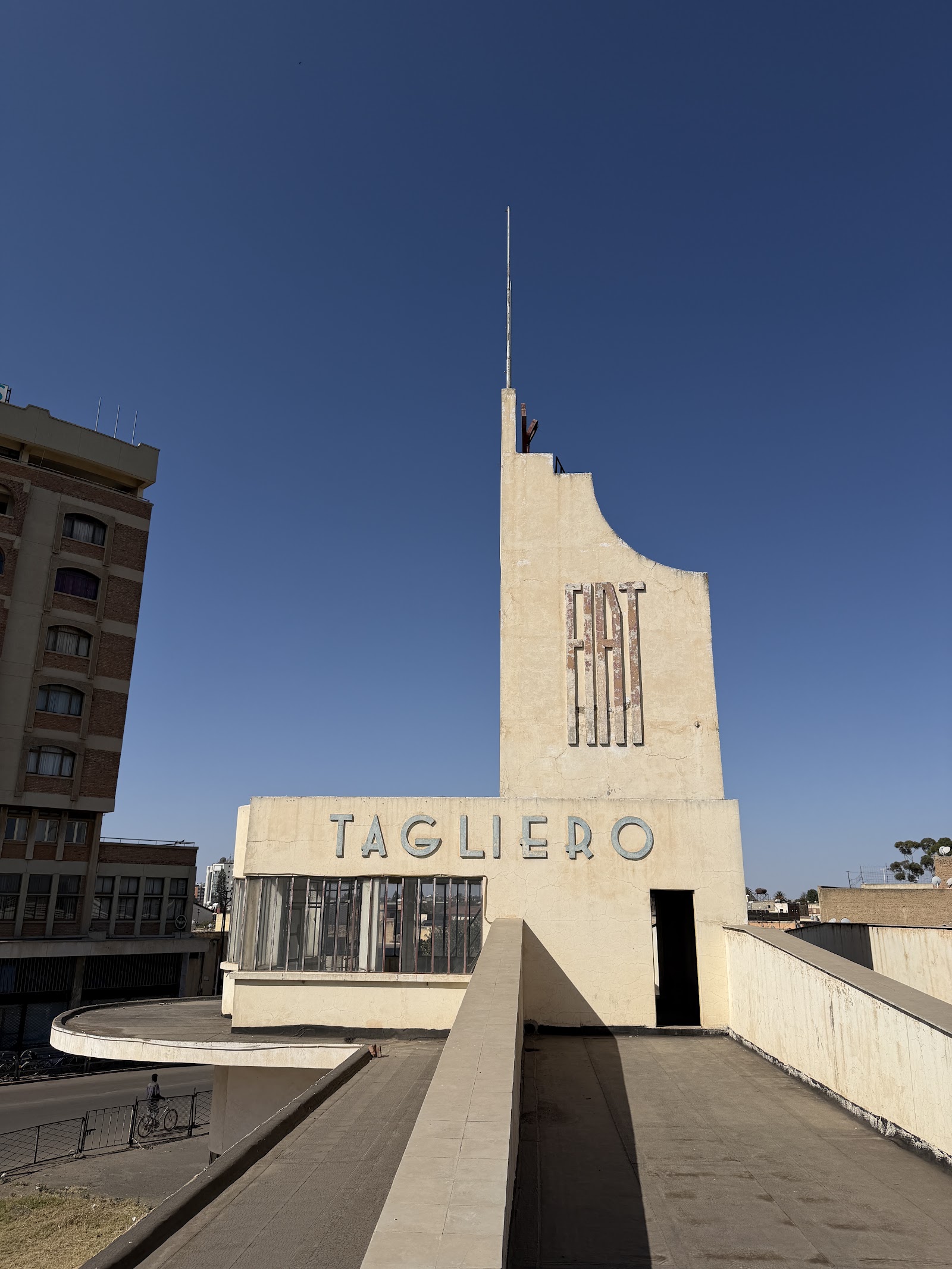 Fiat Tagliero — Oficiais