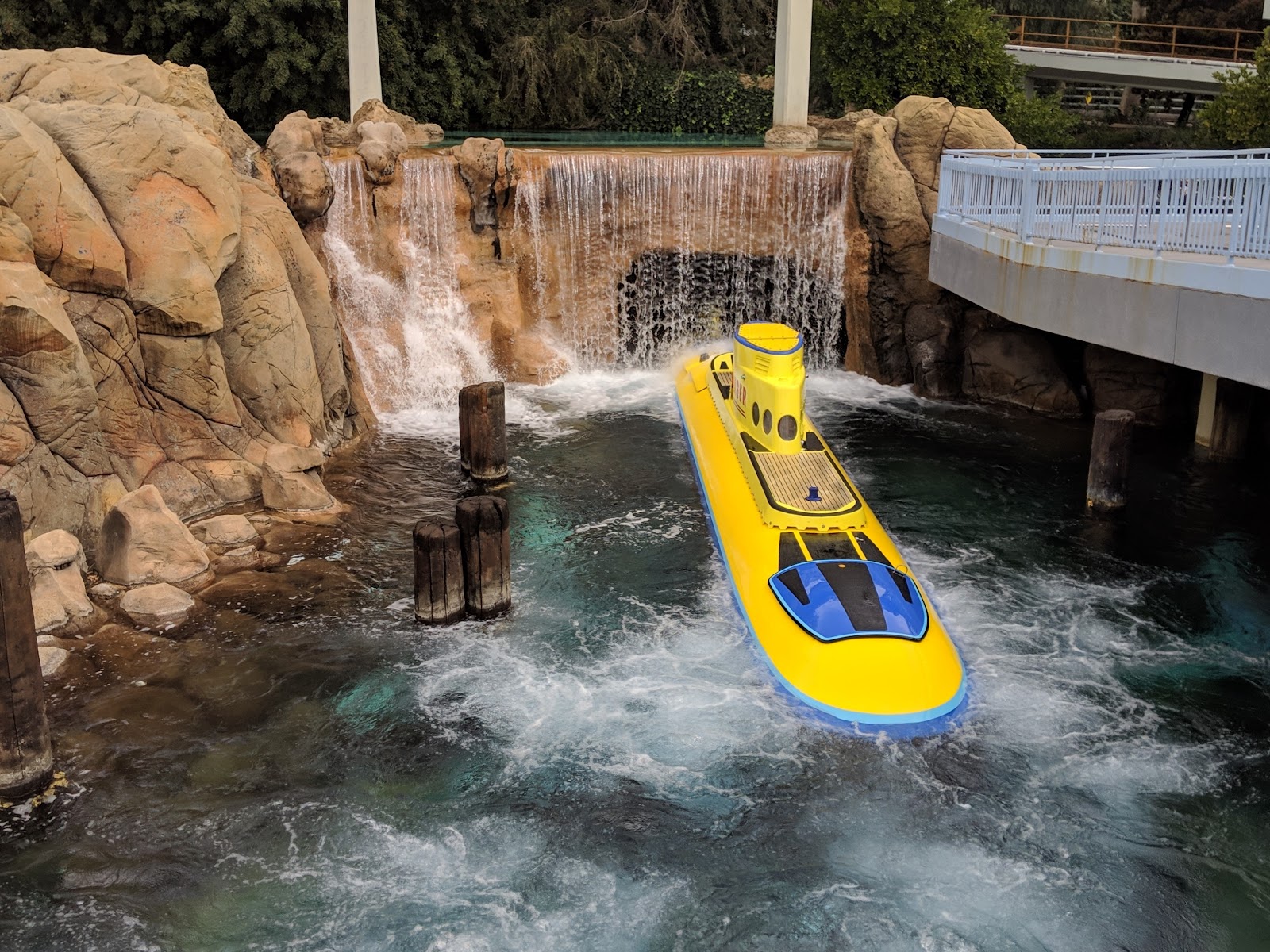 Finding Nemo Submarine Voyage — Oficiais