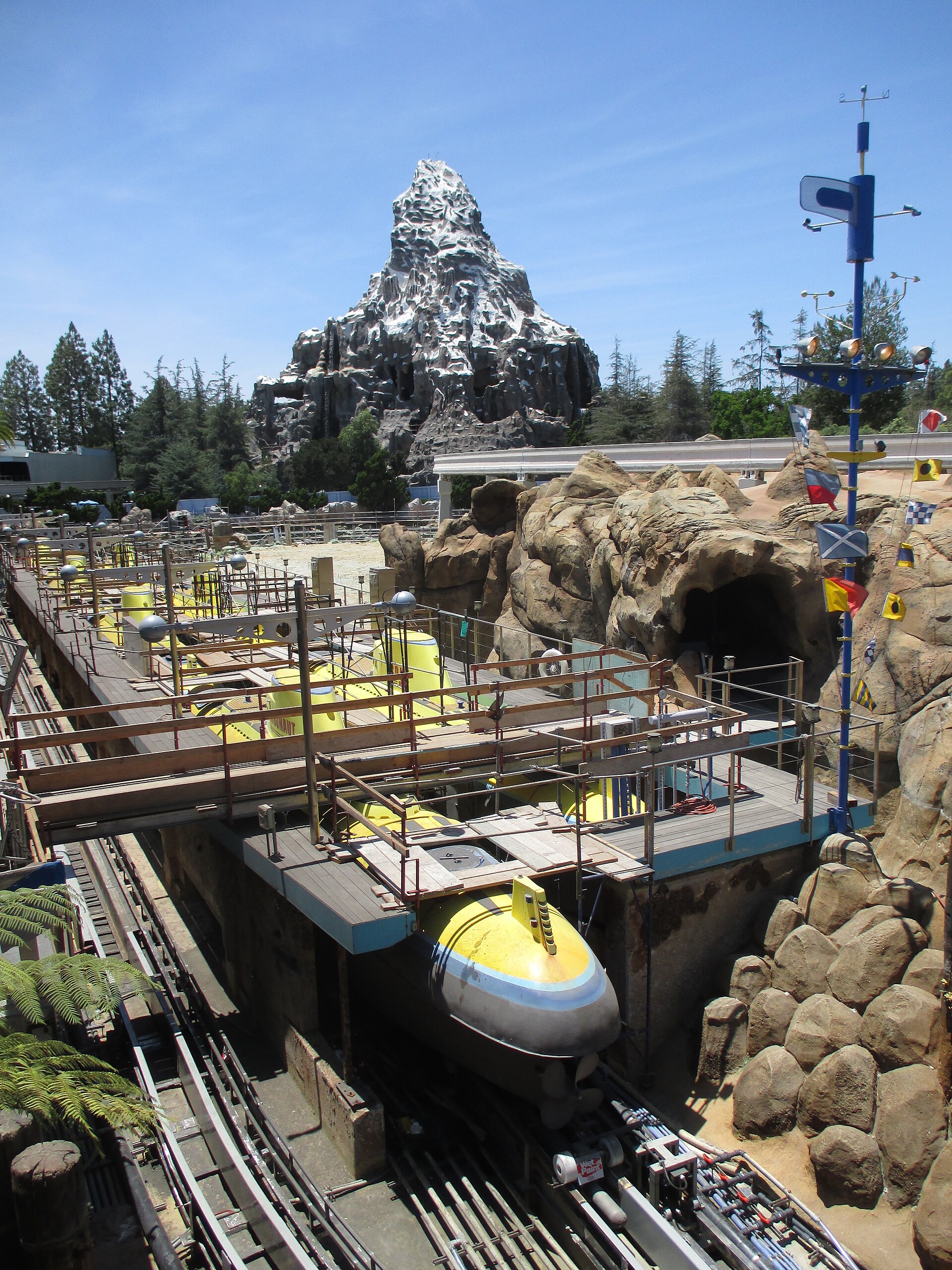 Finding Nemo Submarine Voyage