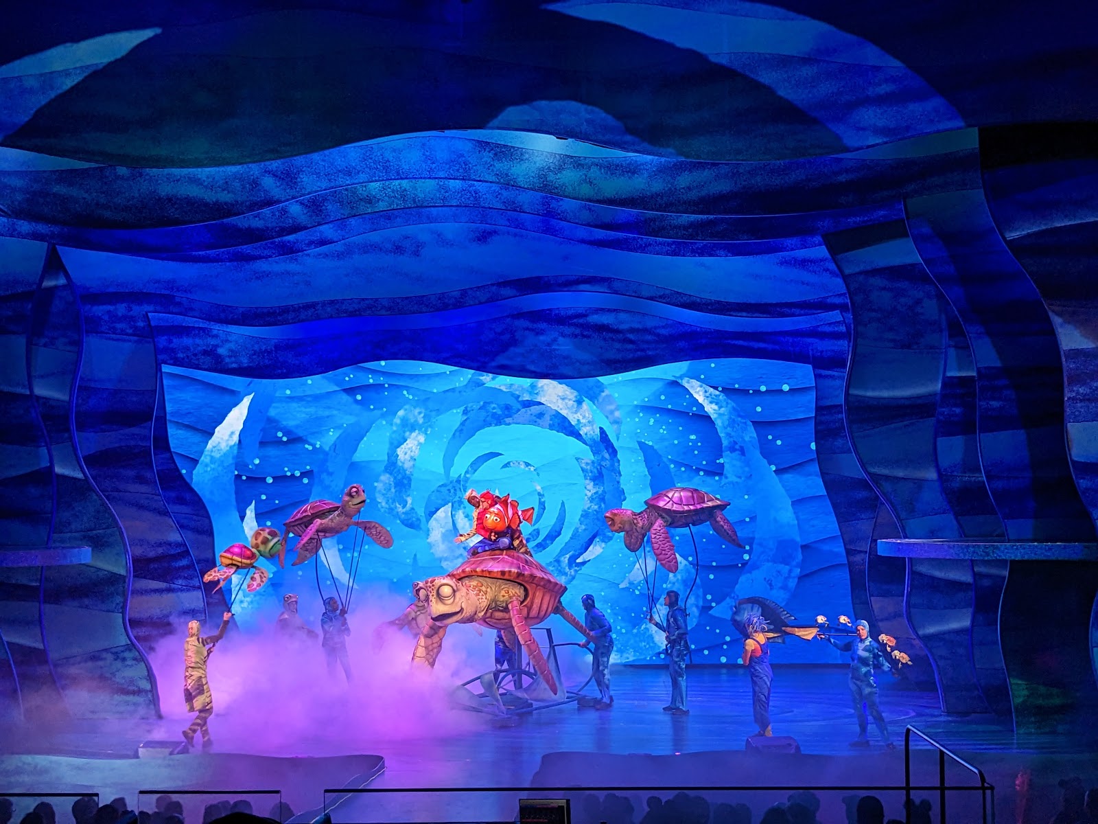 Finding Nemo: The Big Blue... and Beyond! — Oficiais