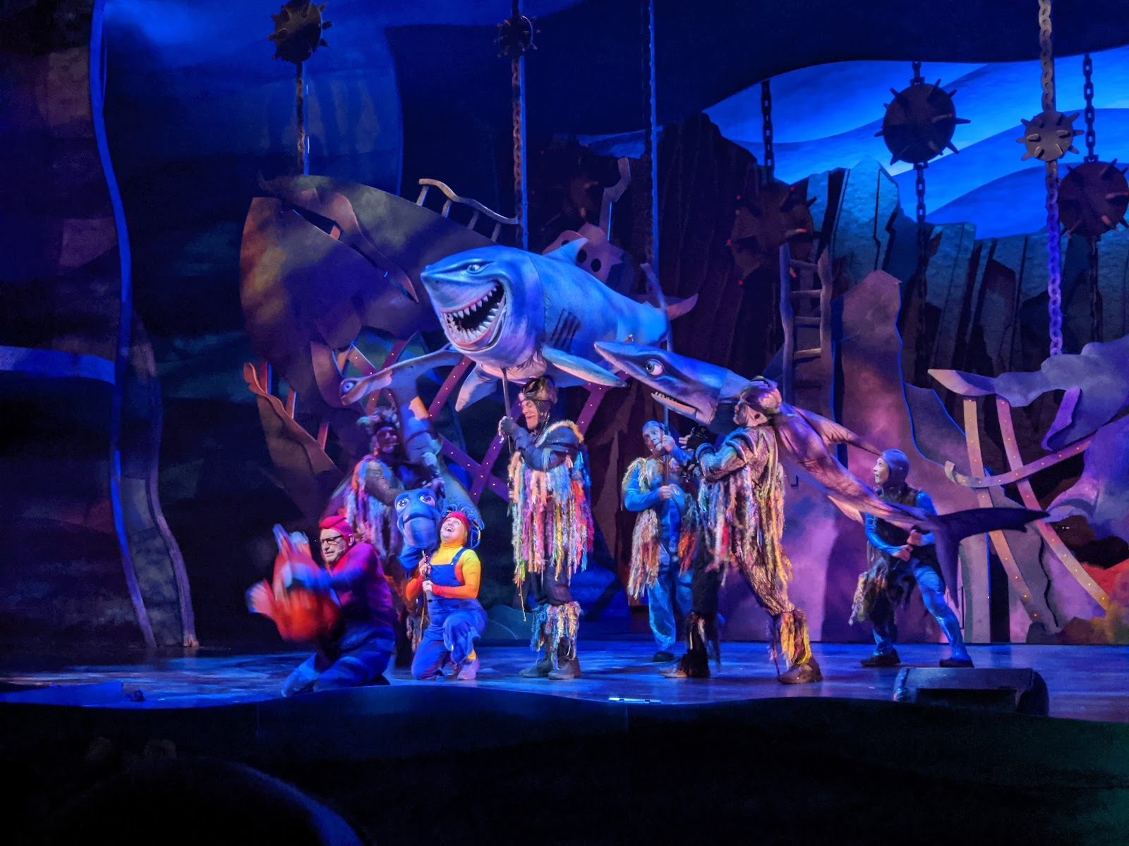 Finding Nemo: The Big Blue... and Beyond! — Oficiais