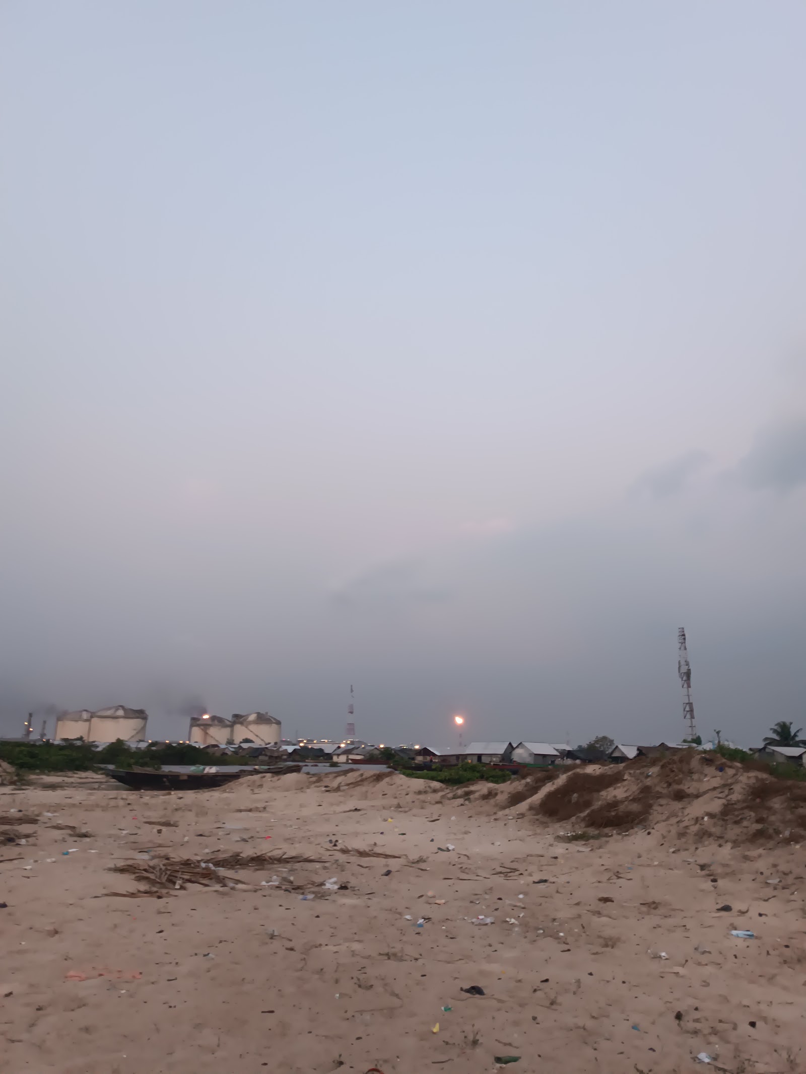 Finima Beach — Oficiais