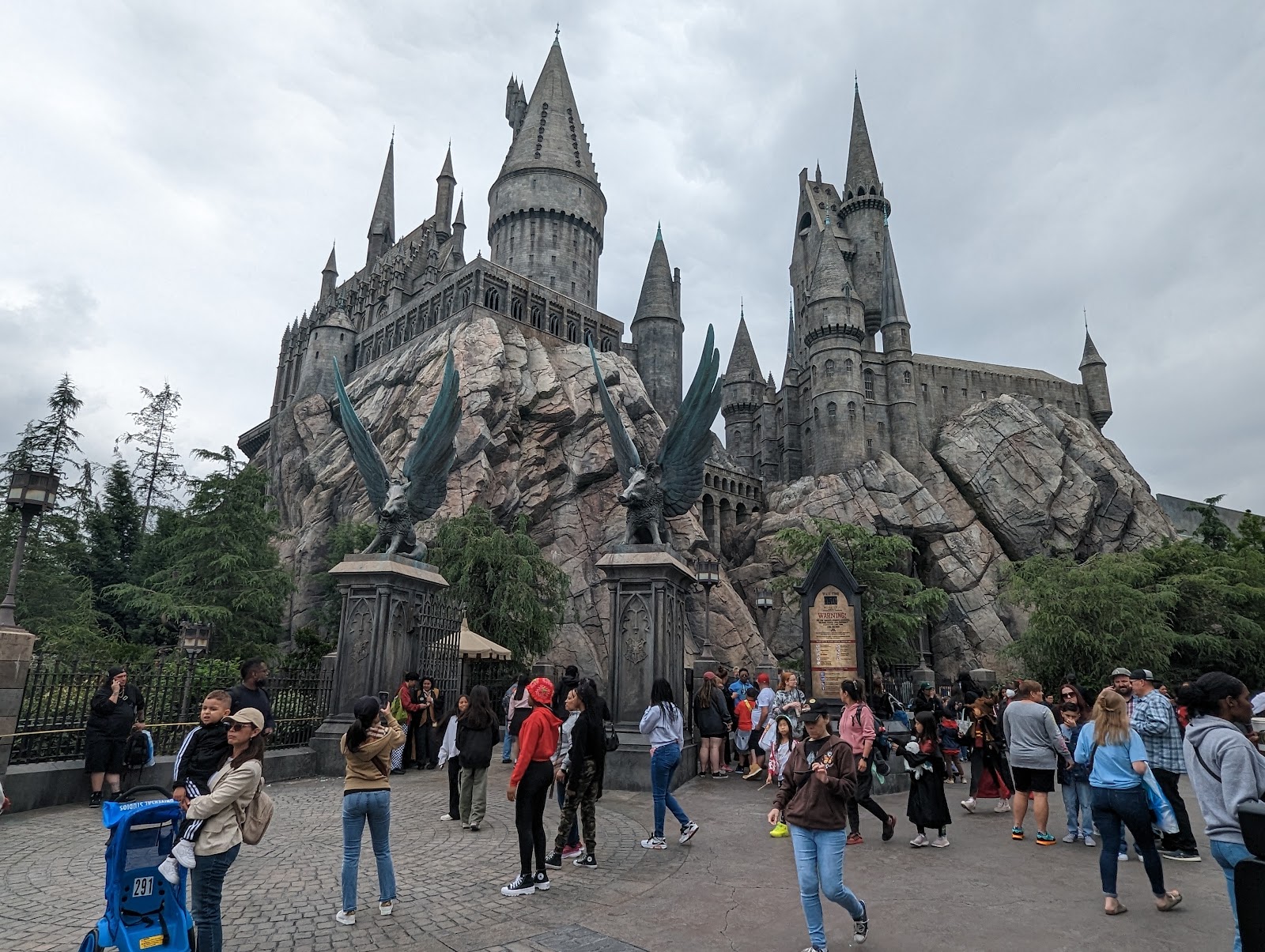 Flight of the Hippogriff — Oficiais