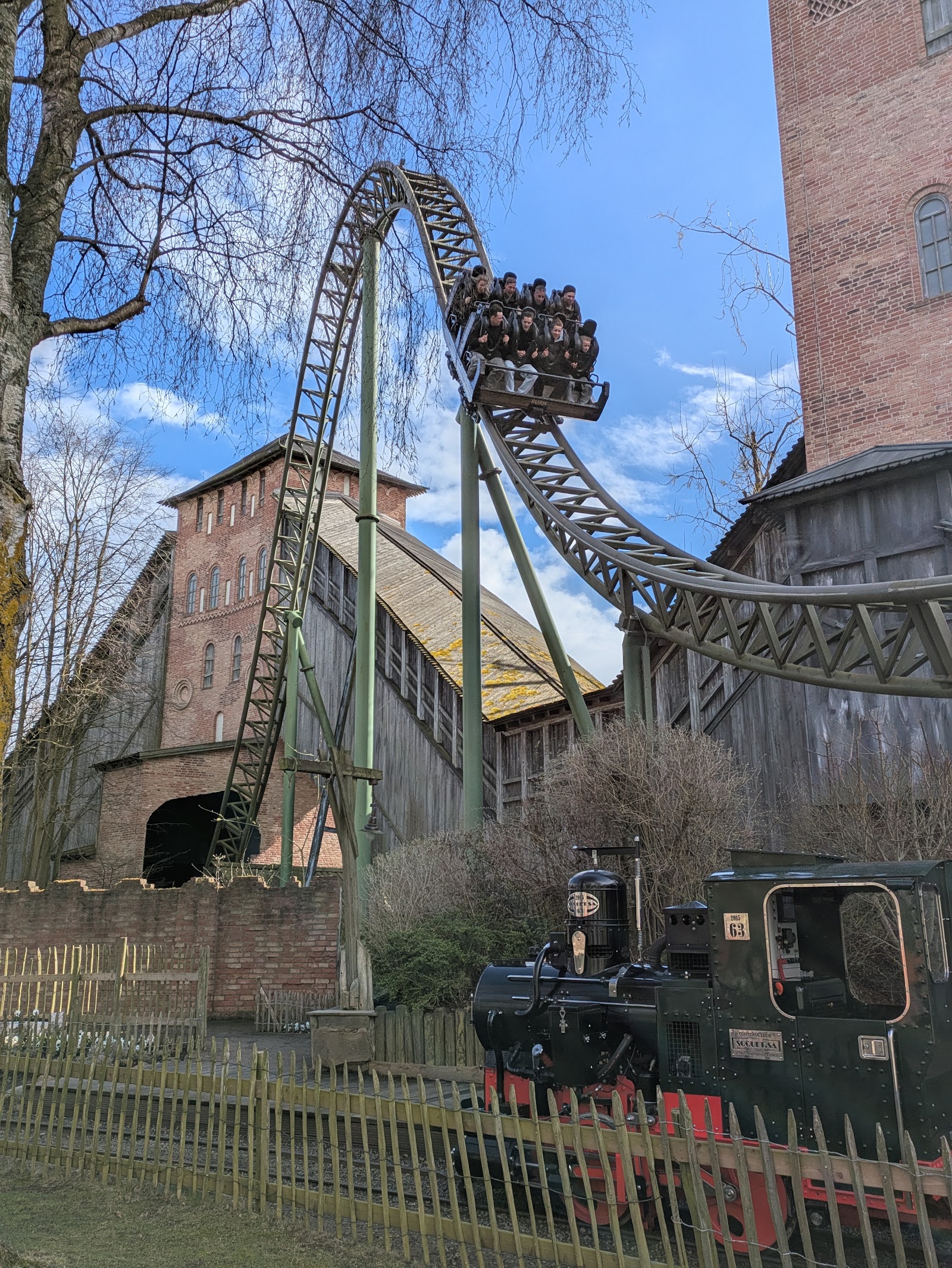 Fluch von Novgorod — Oficiais