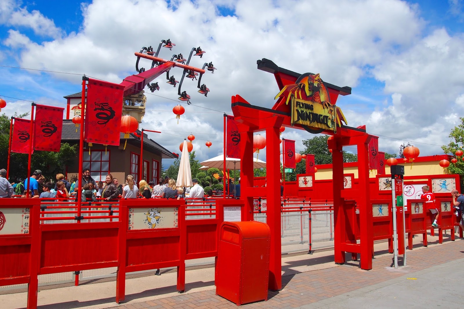 Flying Ninjago — Oficiais
