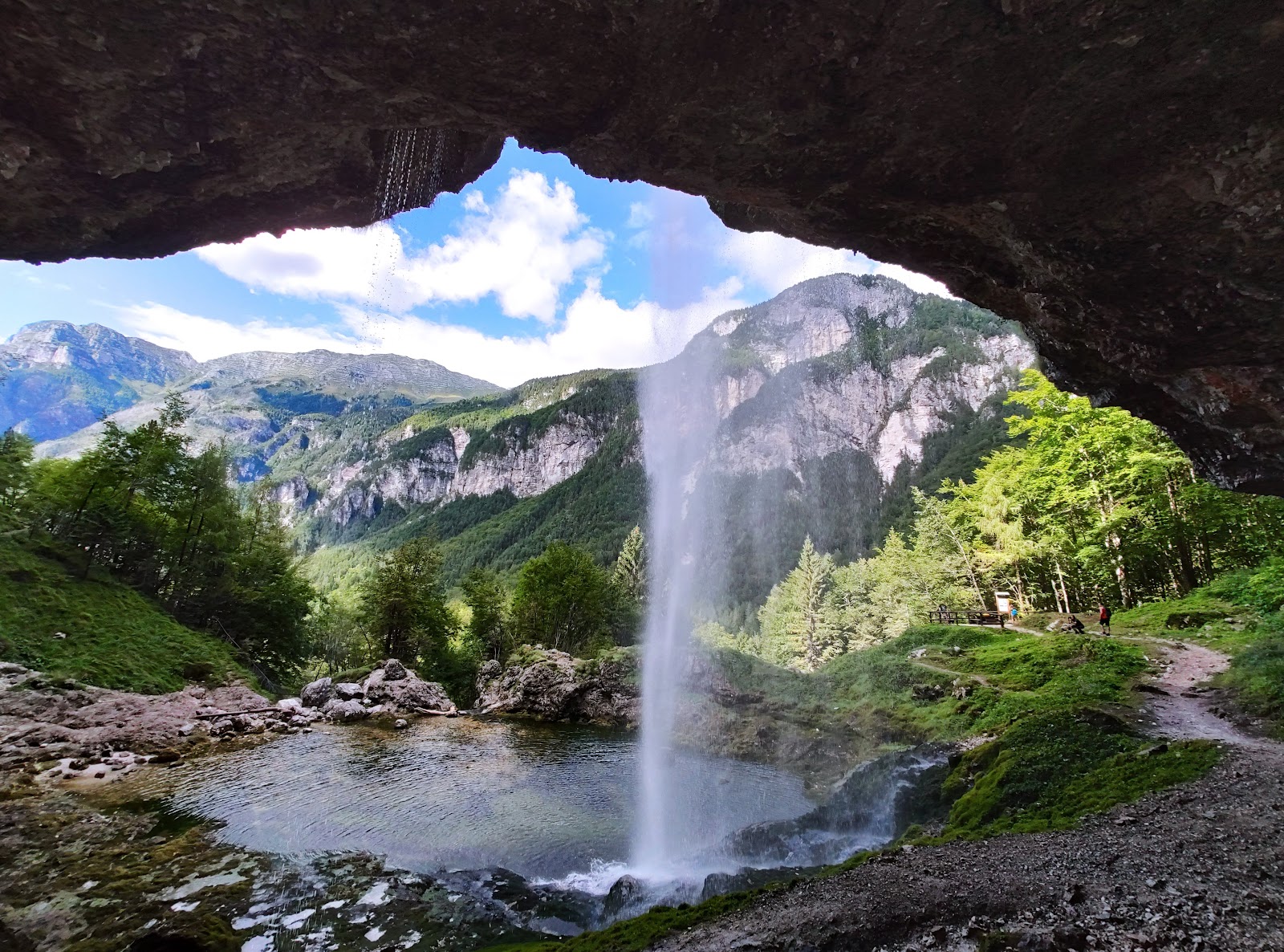 Fontanon del Riu Neri spring pool — Oficiais