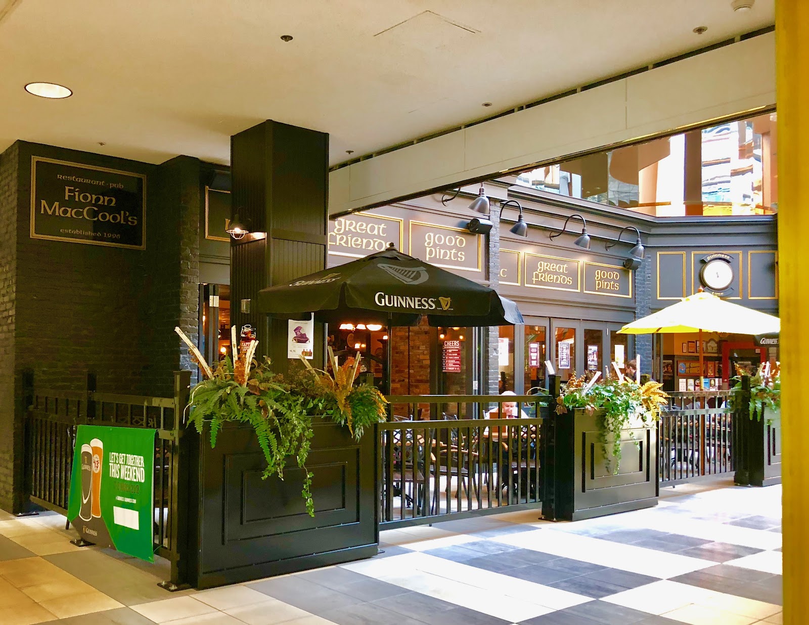 Food Court
