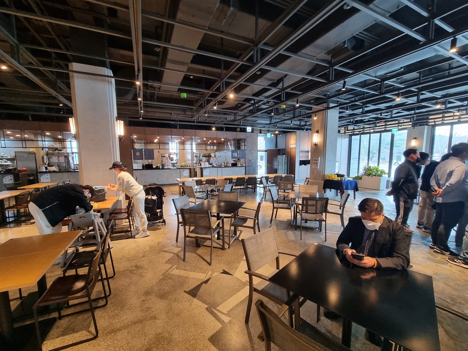 Food Court