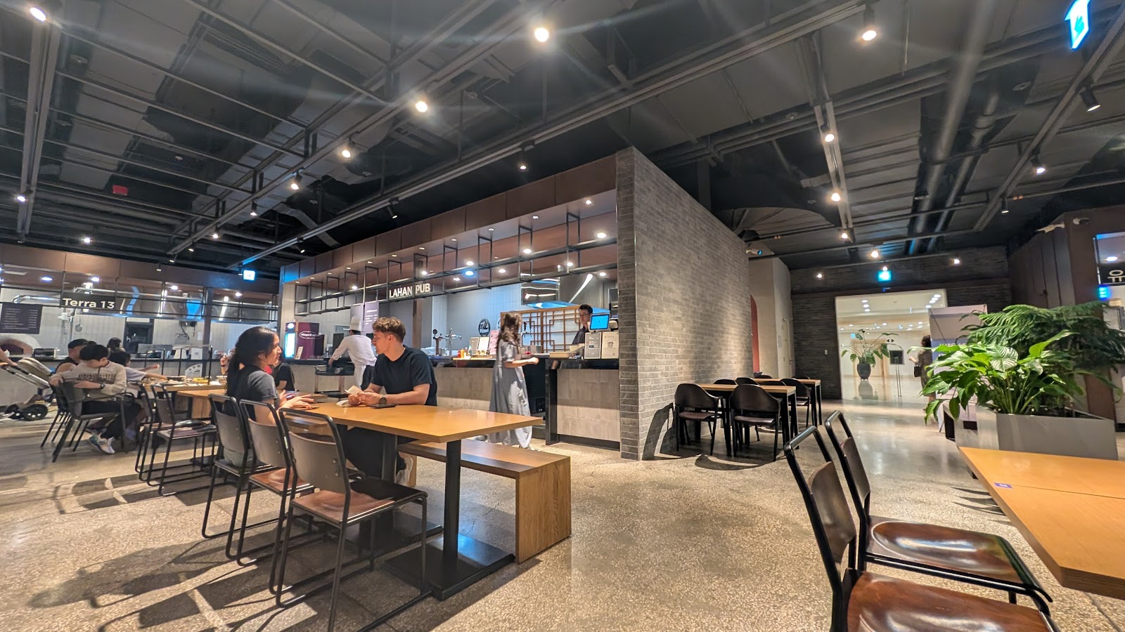 Food Court — Oficiais
