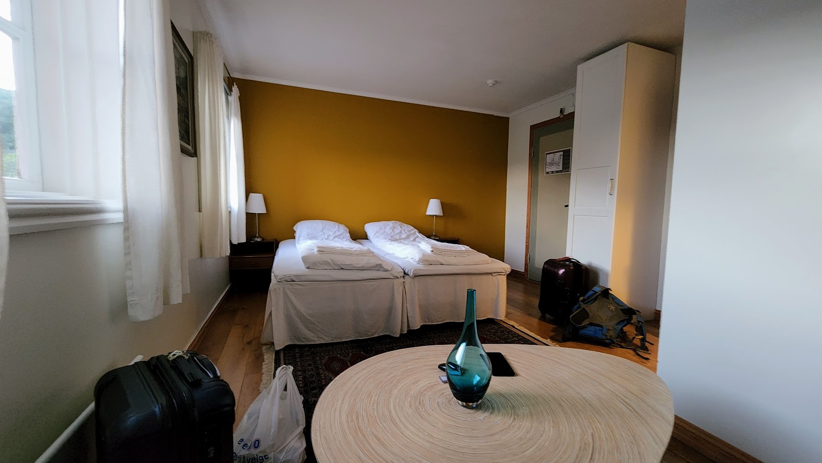 Fossli Hotel — Oficiais
