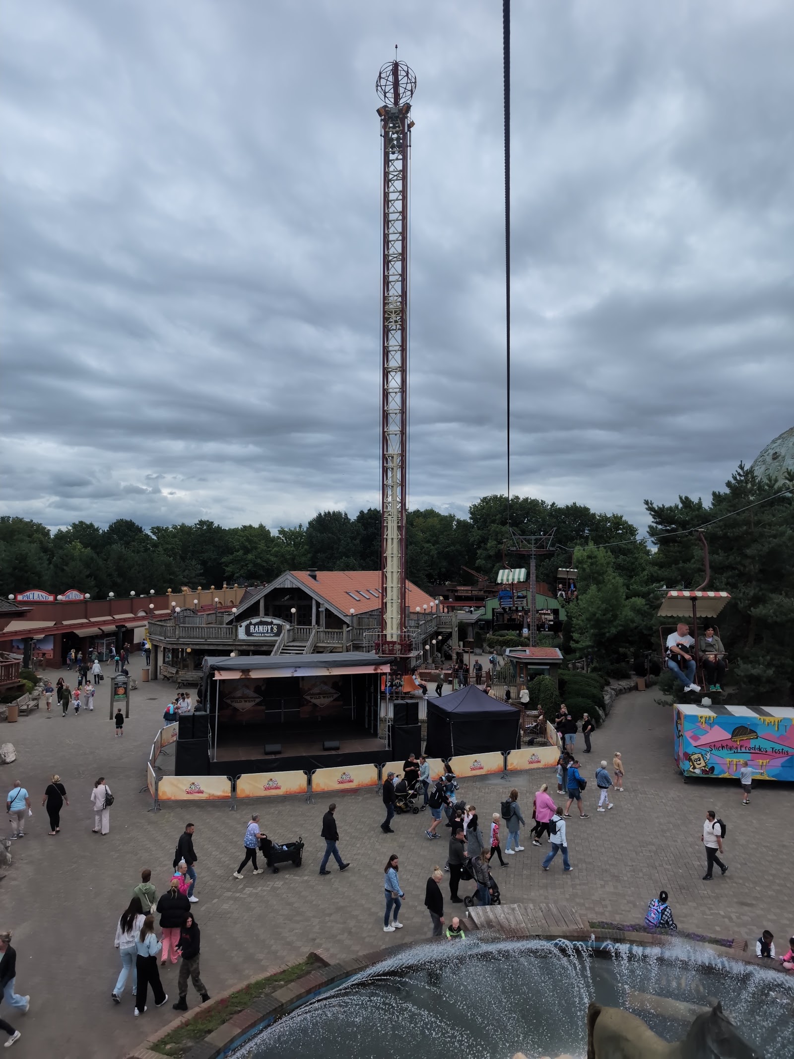 Free Fall — Oficiais