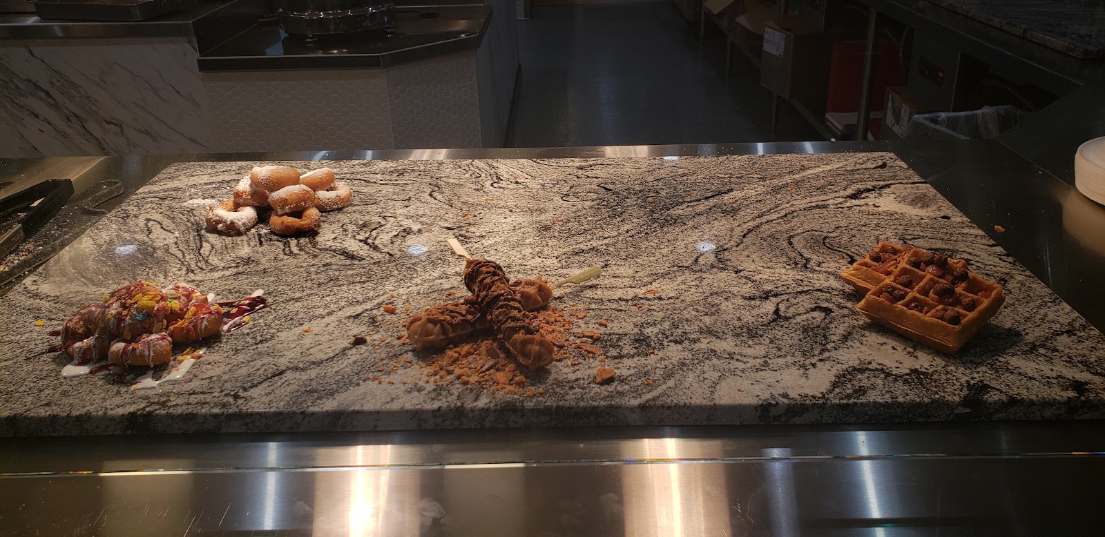 French Quarter Confections — Oficiais