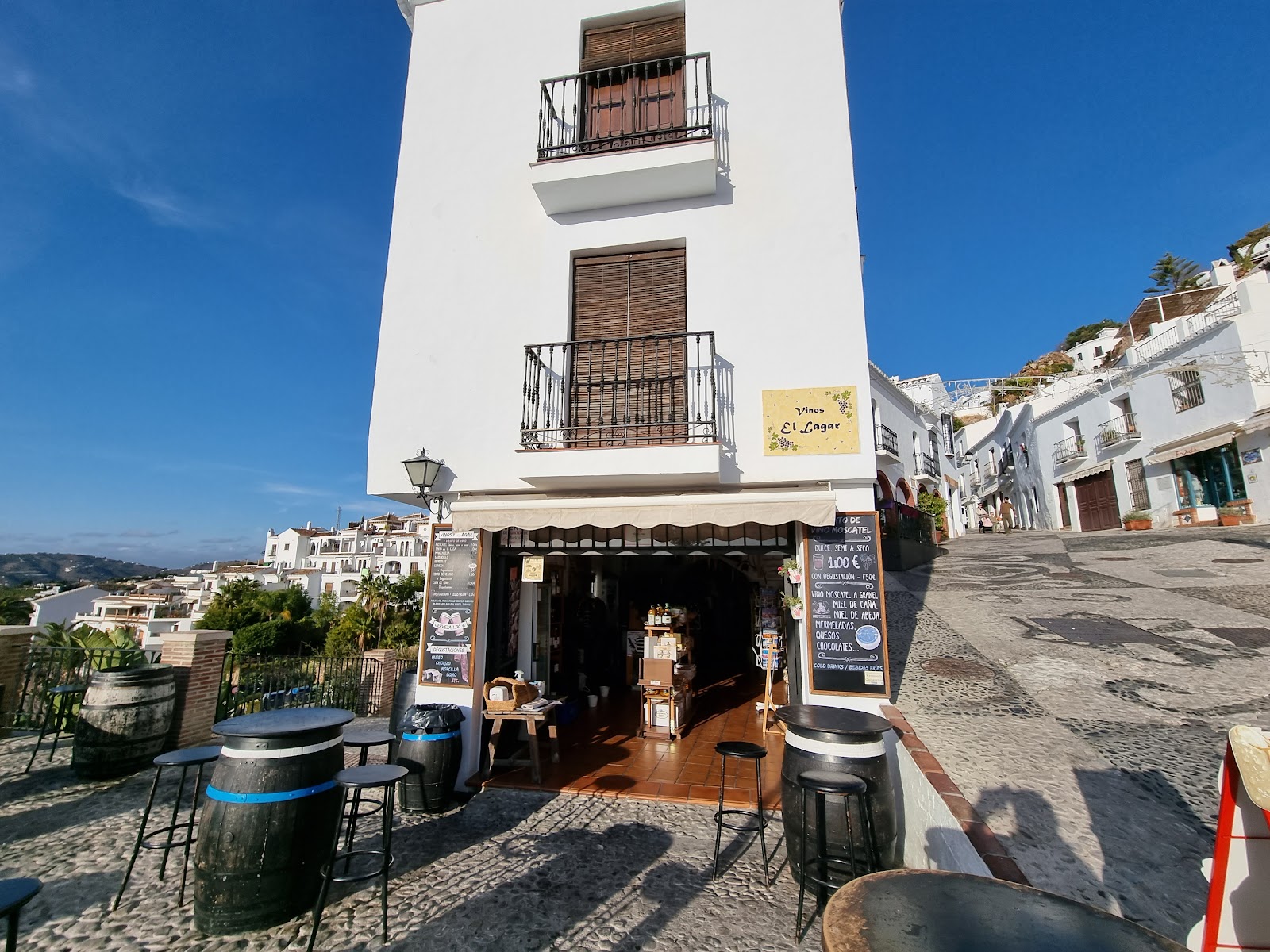 Frigiliana — Oficiais