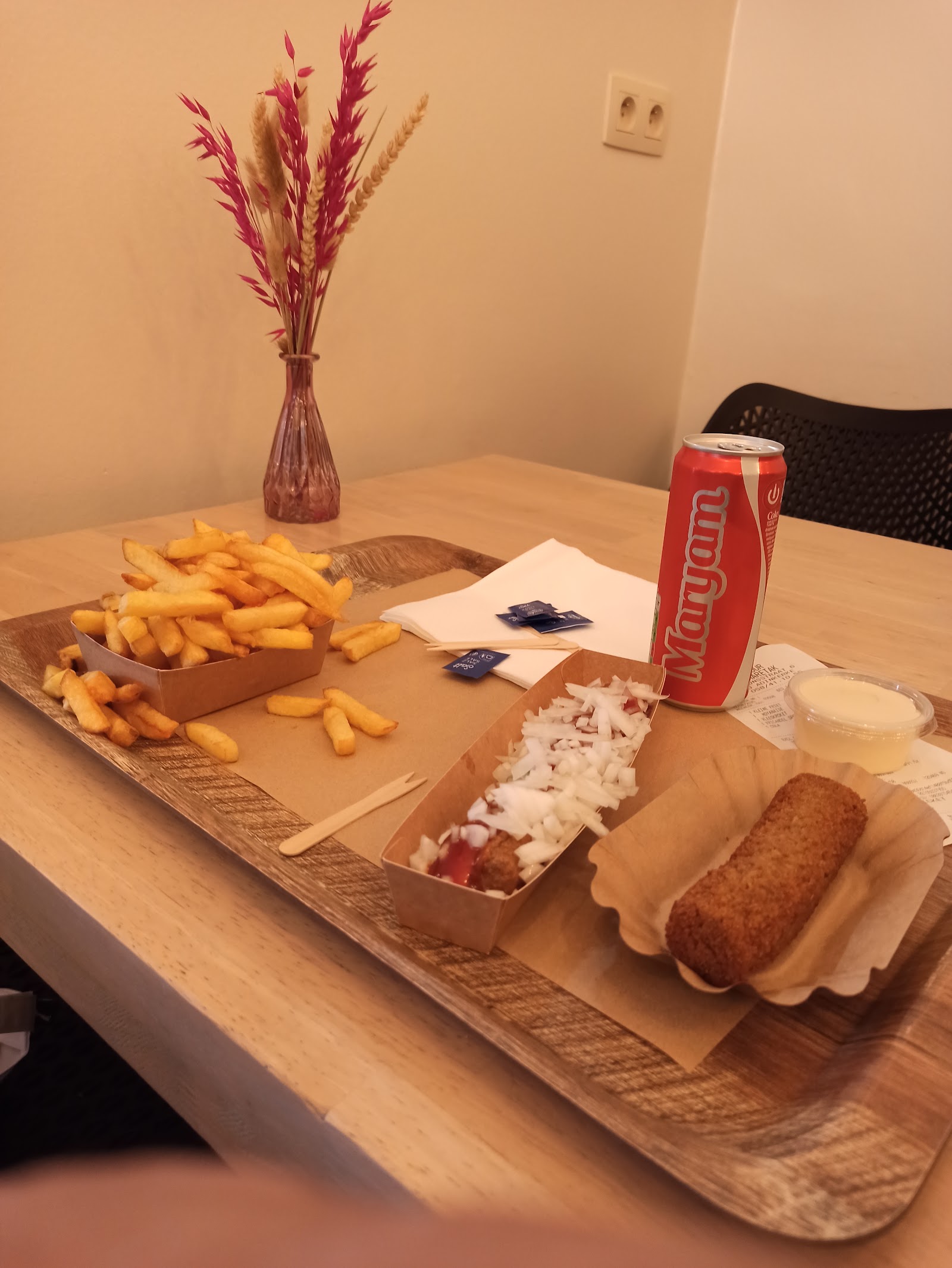 Frituur — Oficiais