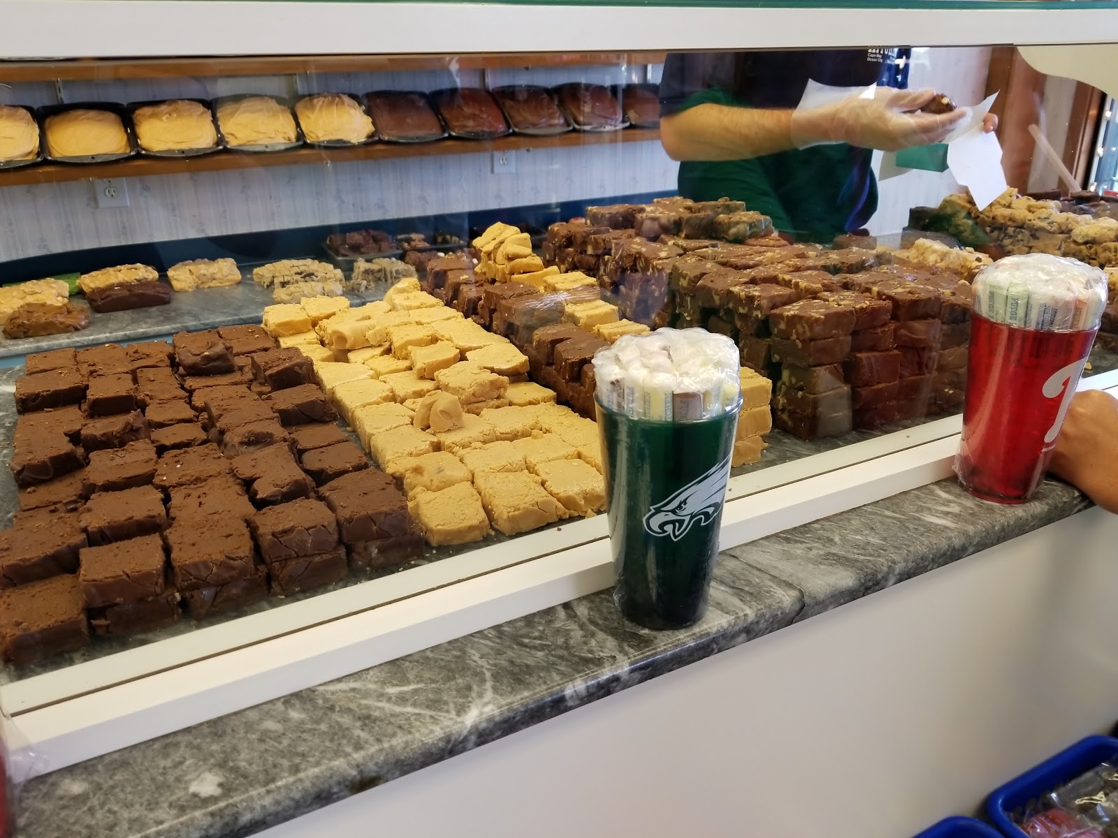 Fudge Kitchen — Oficiais