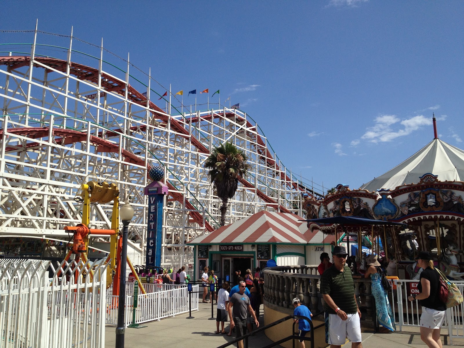 Giant Dipper — Oficiais