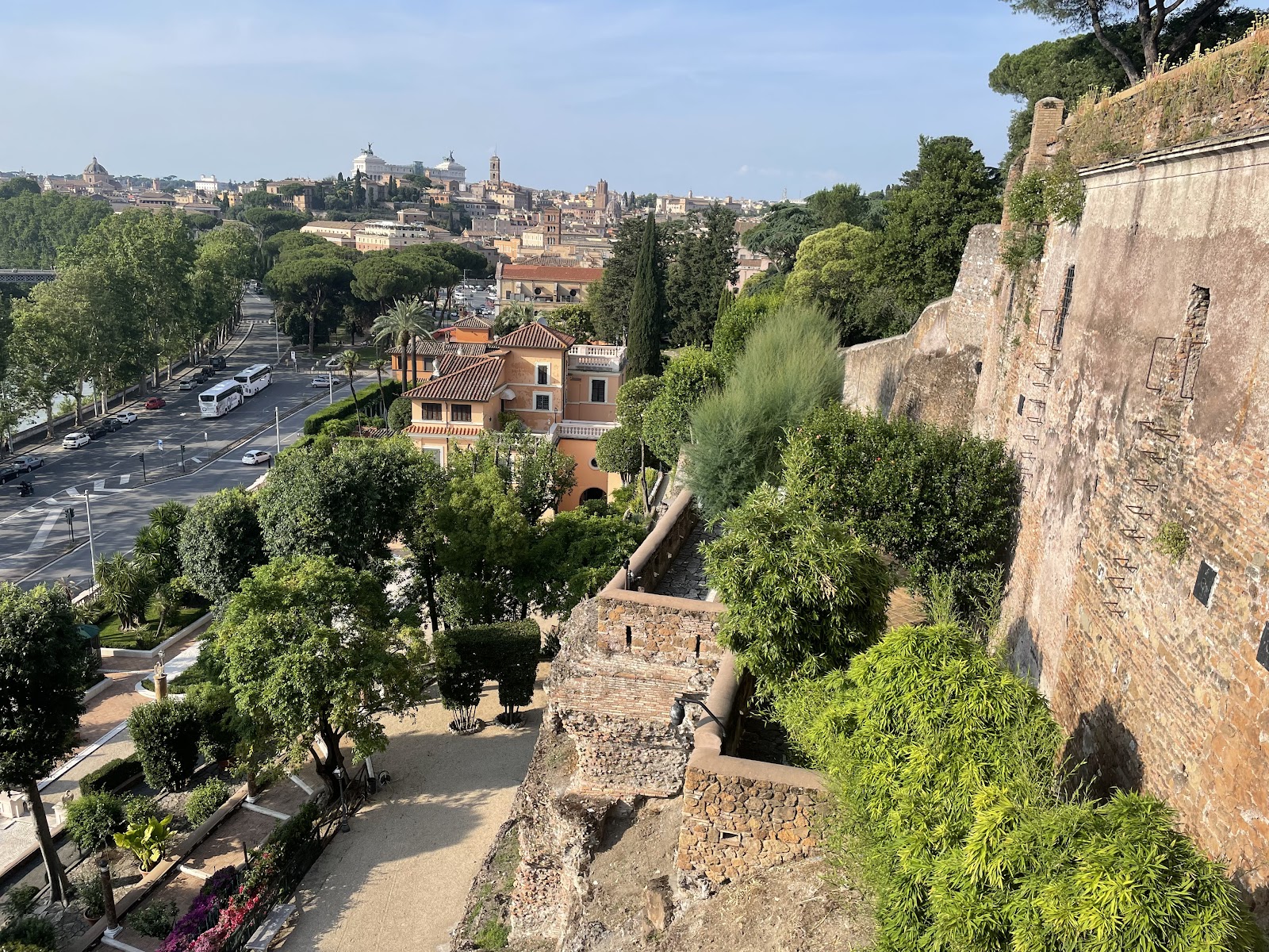 Giardino degli Aranci — Oficiais