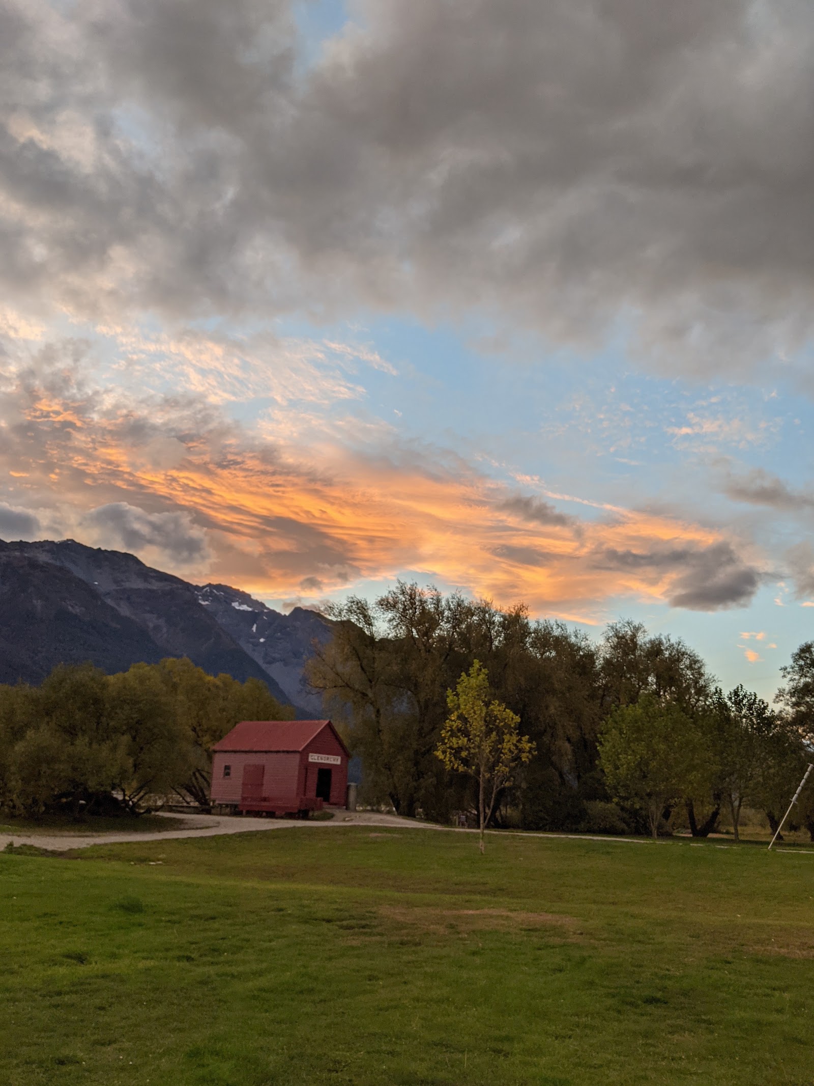 Glenorchy — Oficiais