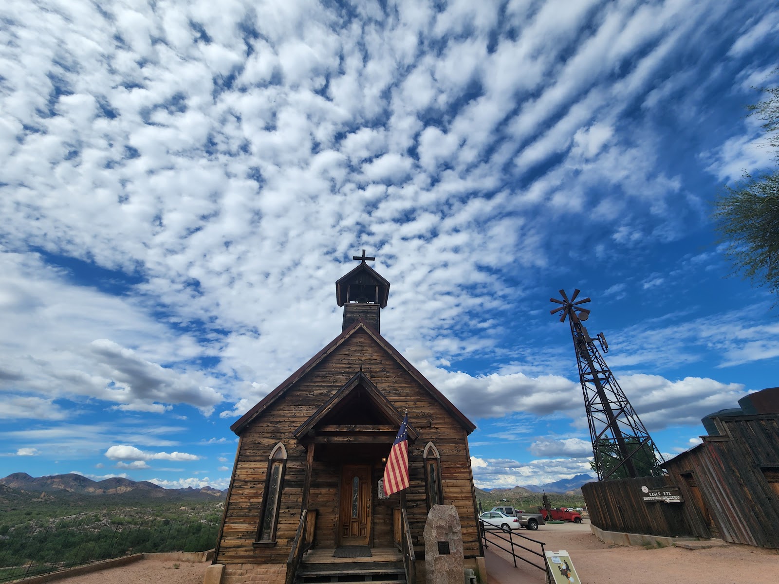 Goldfield Ghost Town and Mine Tours Inc. — Oficiais