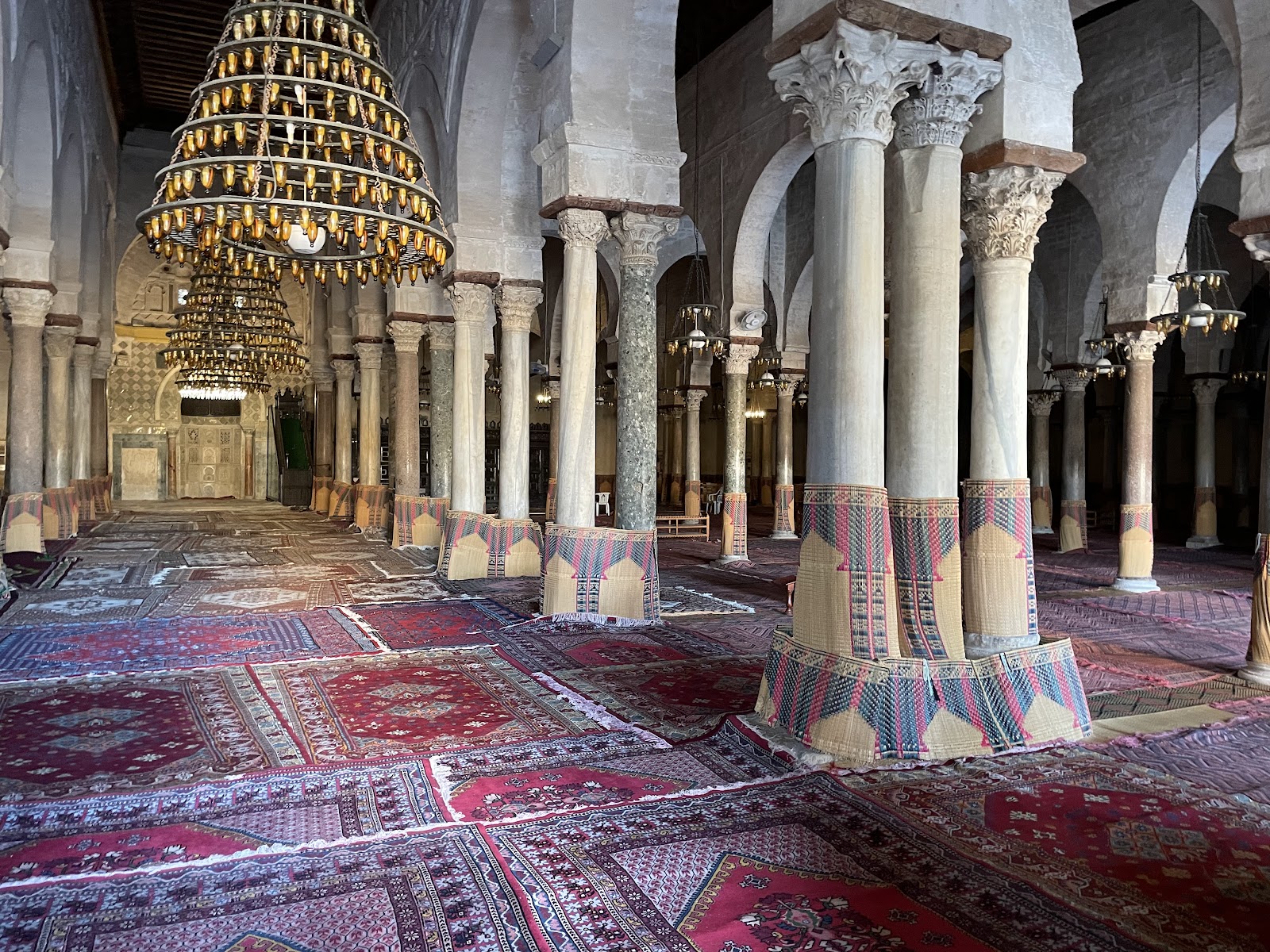 Grande Mesquita de Cairuão — Oficiais