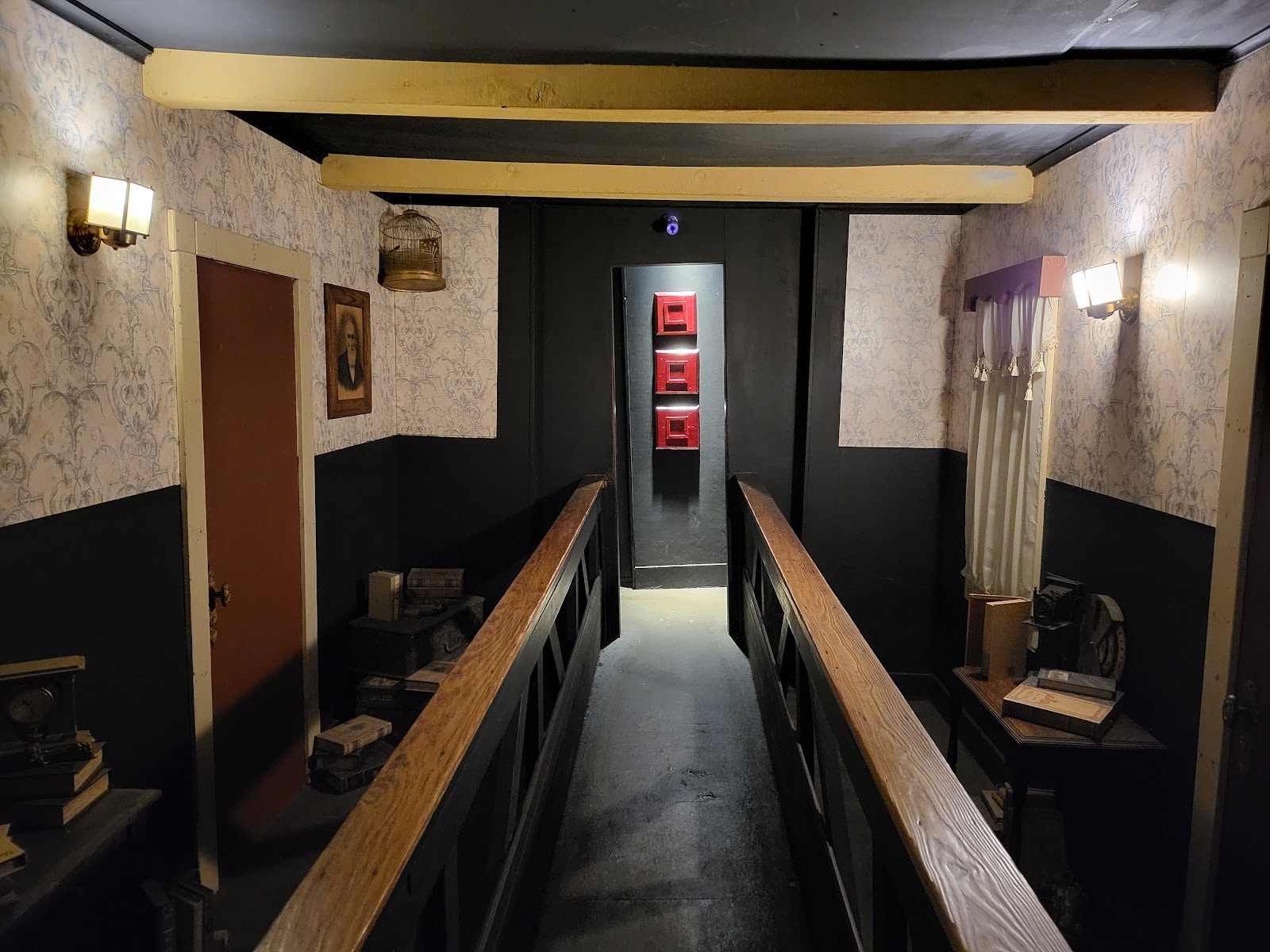 Grandfather's Mansion — Oficiais