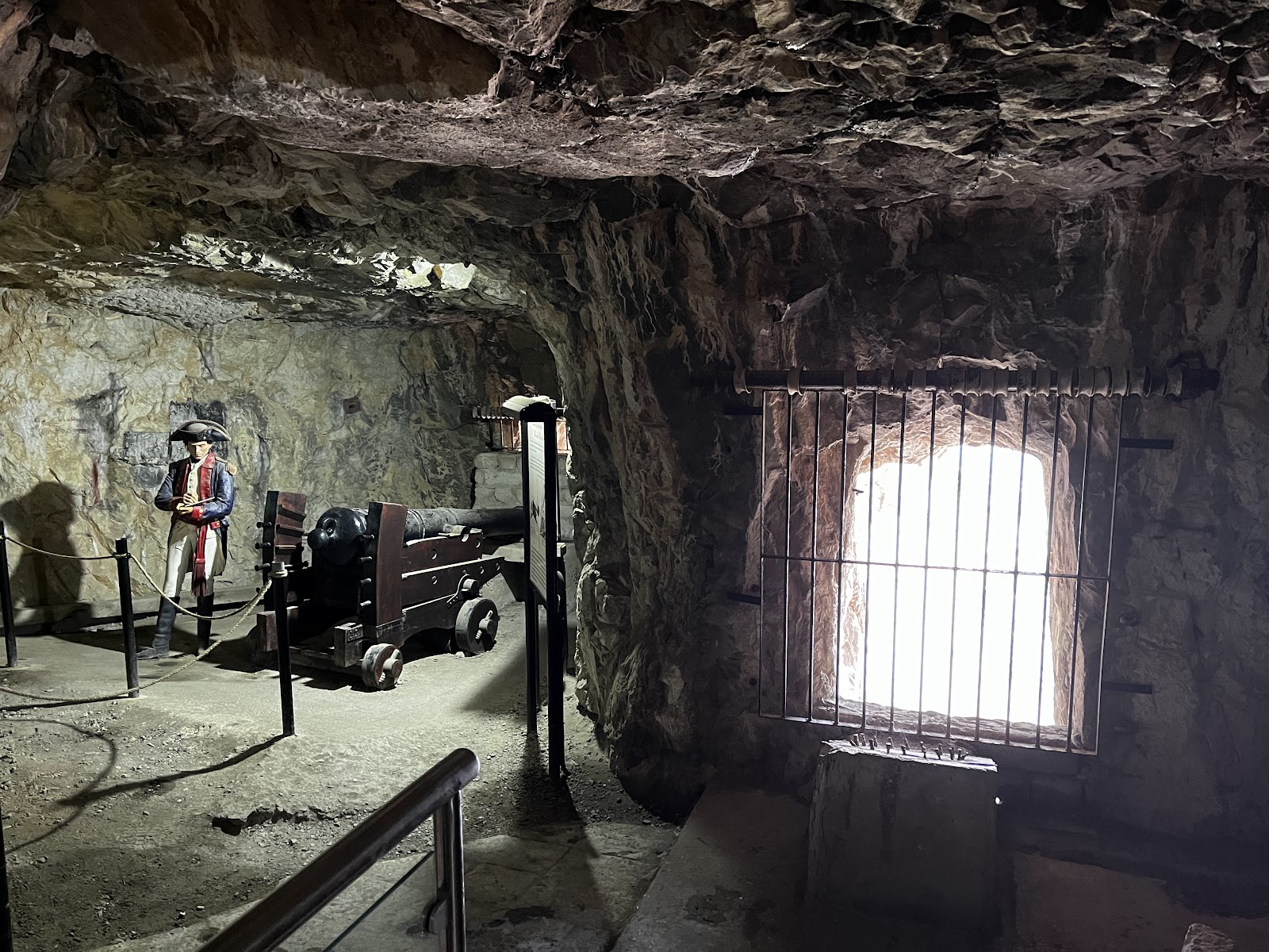 Great Siege Tunnels — Oficiais