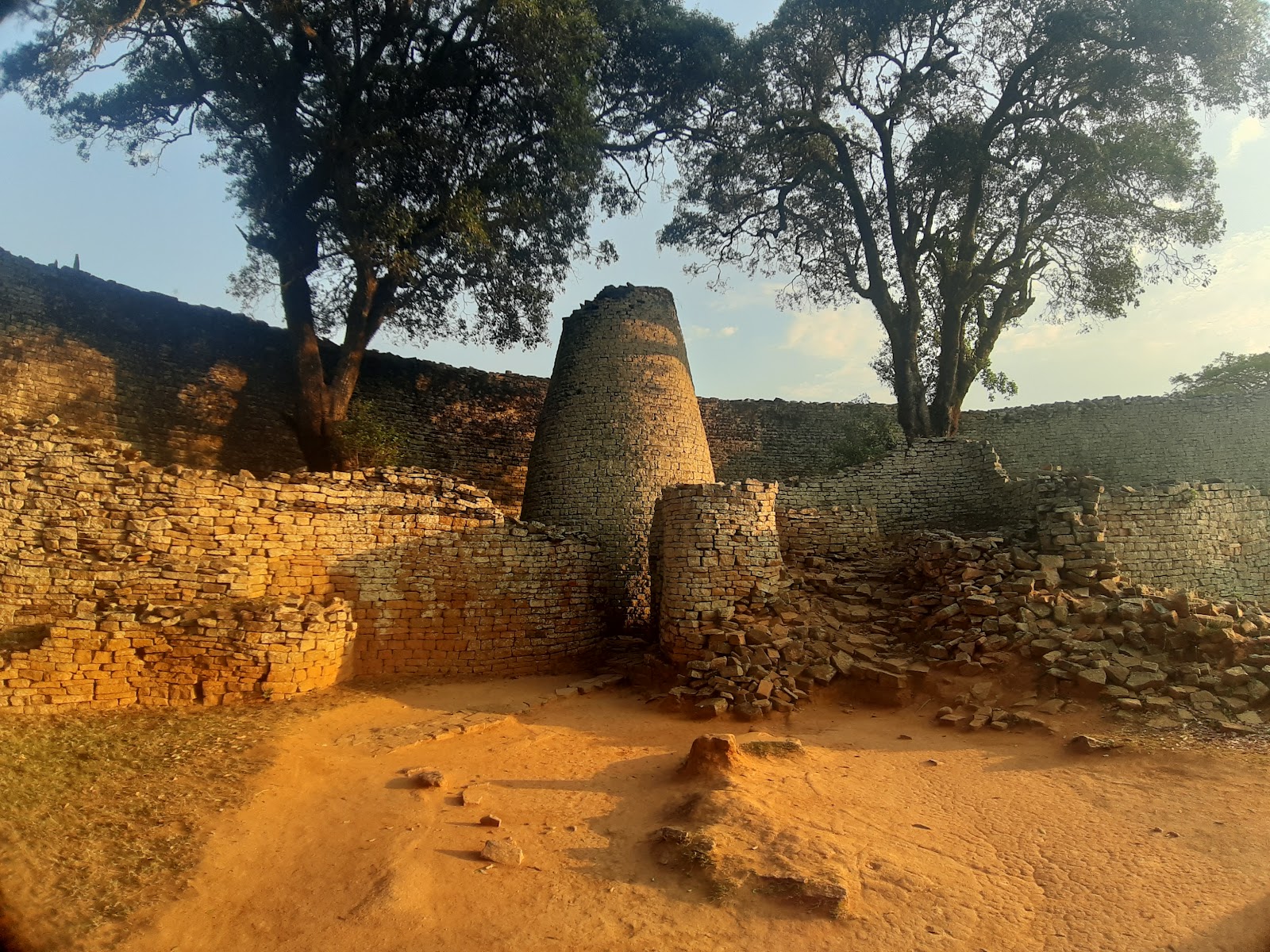 Great Zimbabwe National Monument — Oficiais
