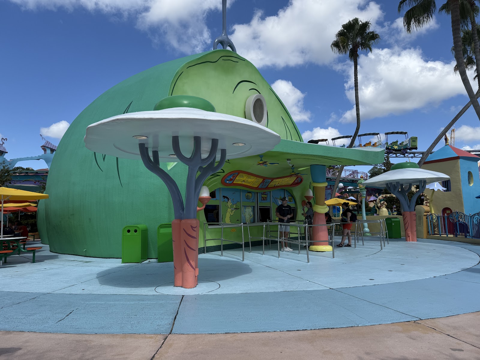 Green Eggs and Ham Cafe — Oficiais