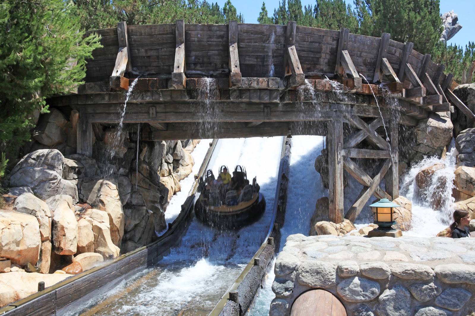 Grizzly River Run — Oficiais