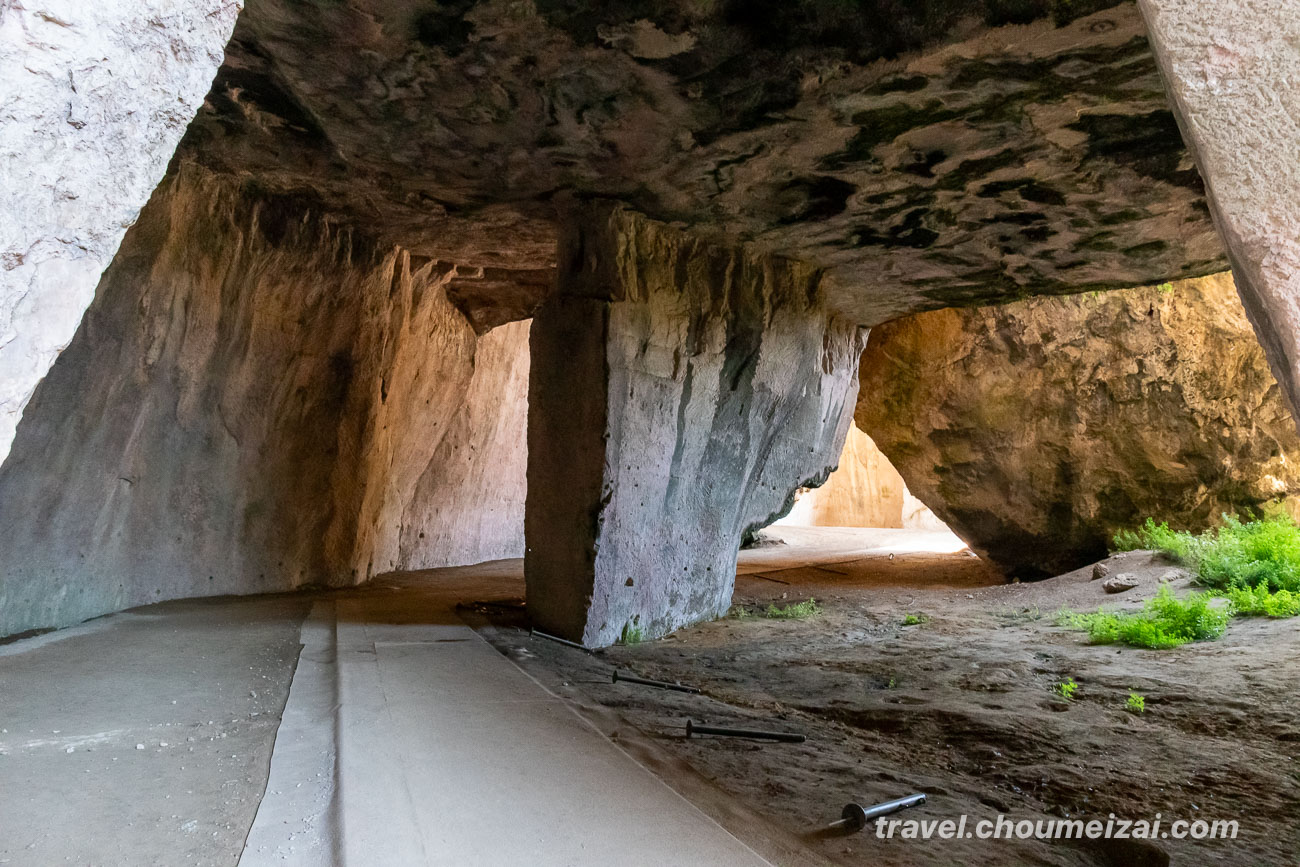 Grotta dei Cordari — Oficiais
