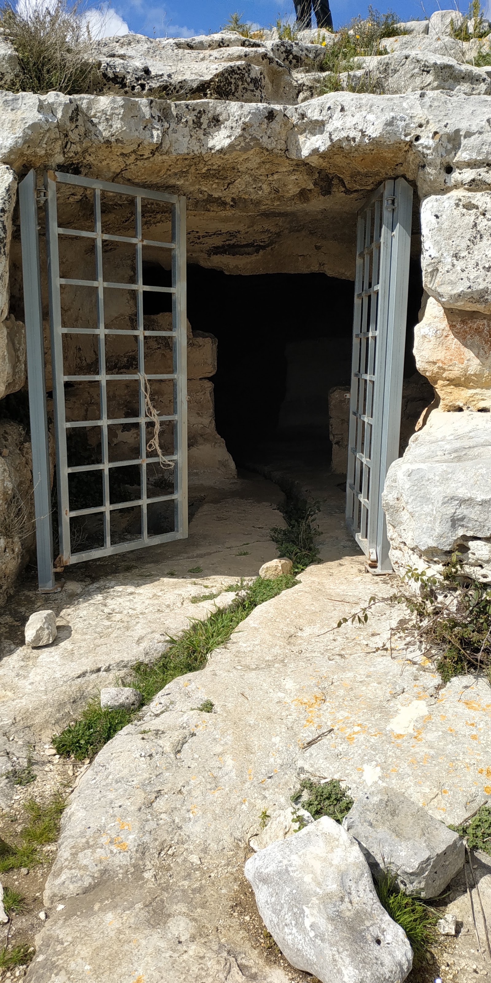 Grotta del Barattolo — Oficiais
