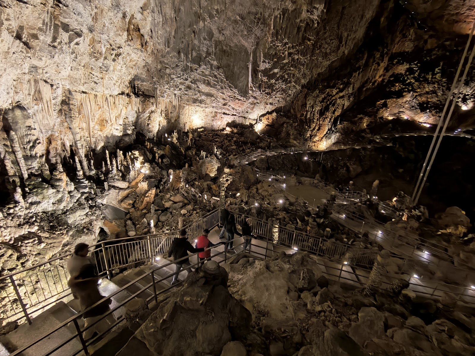 Grotta Gigante — Oficiais