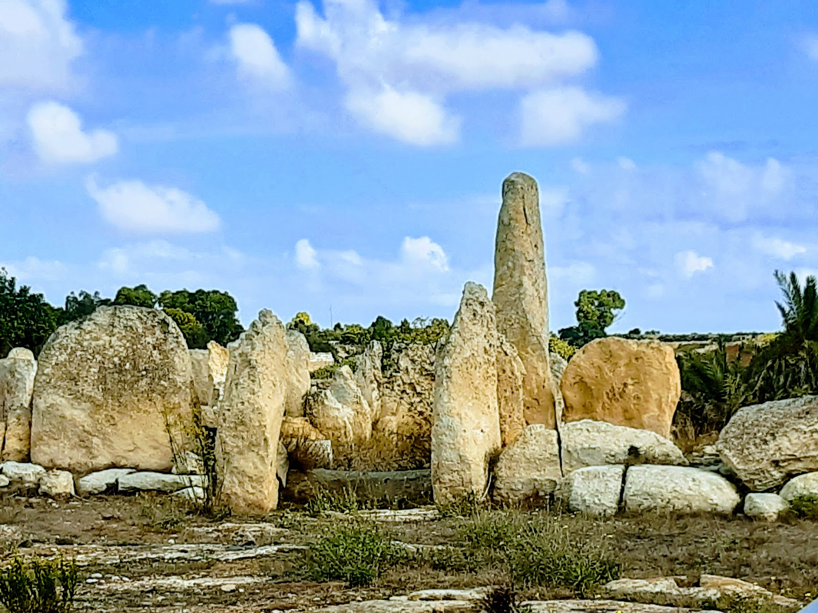 Hagar Qim — Oficiais