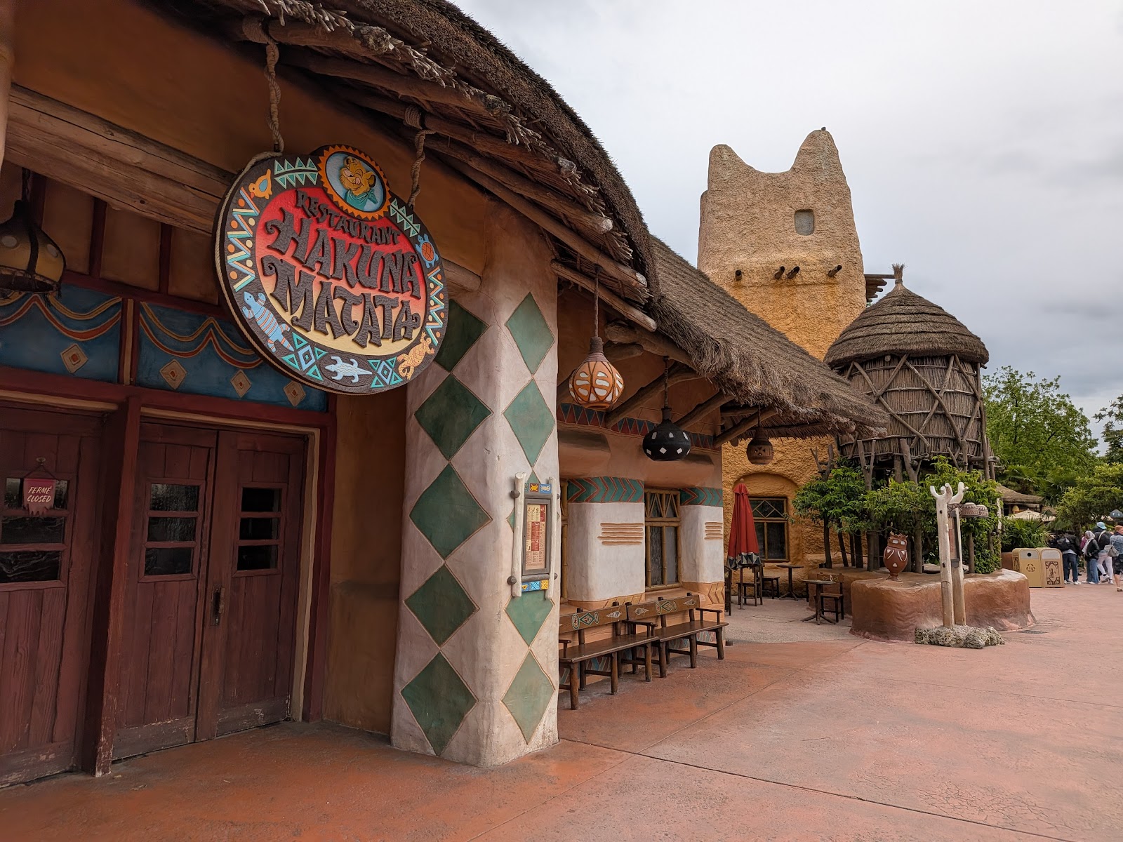 Hakuna Matata Restaurant — Oficiais