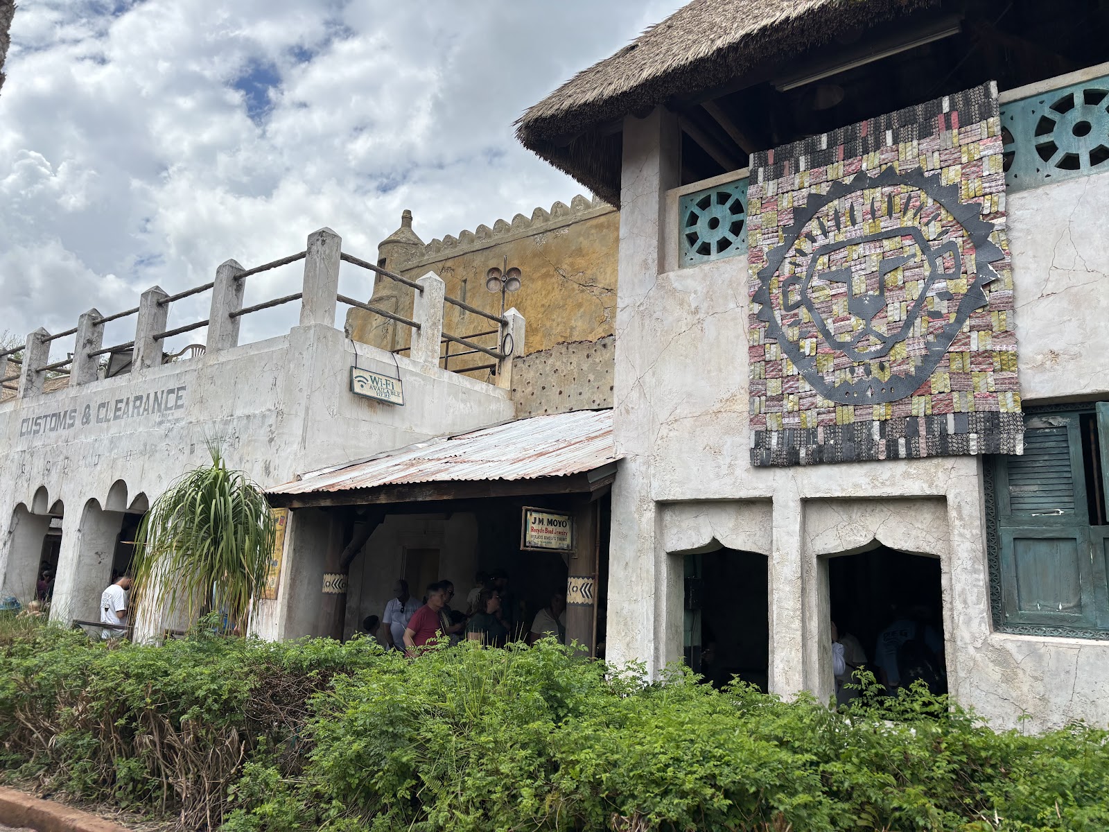 Harambe Market — Oficiais