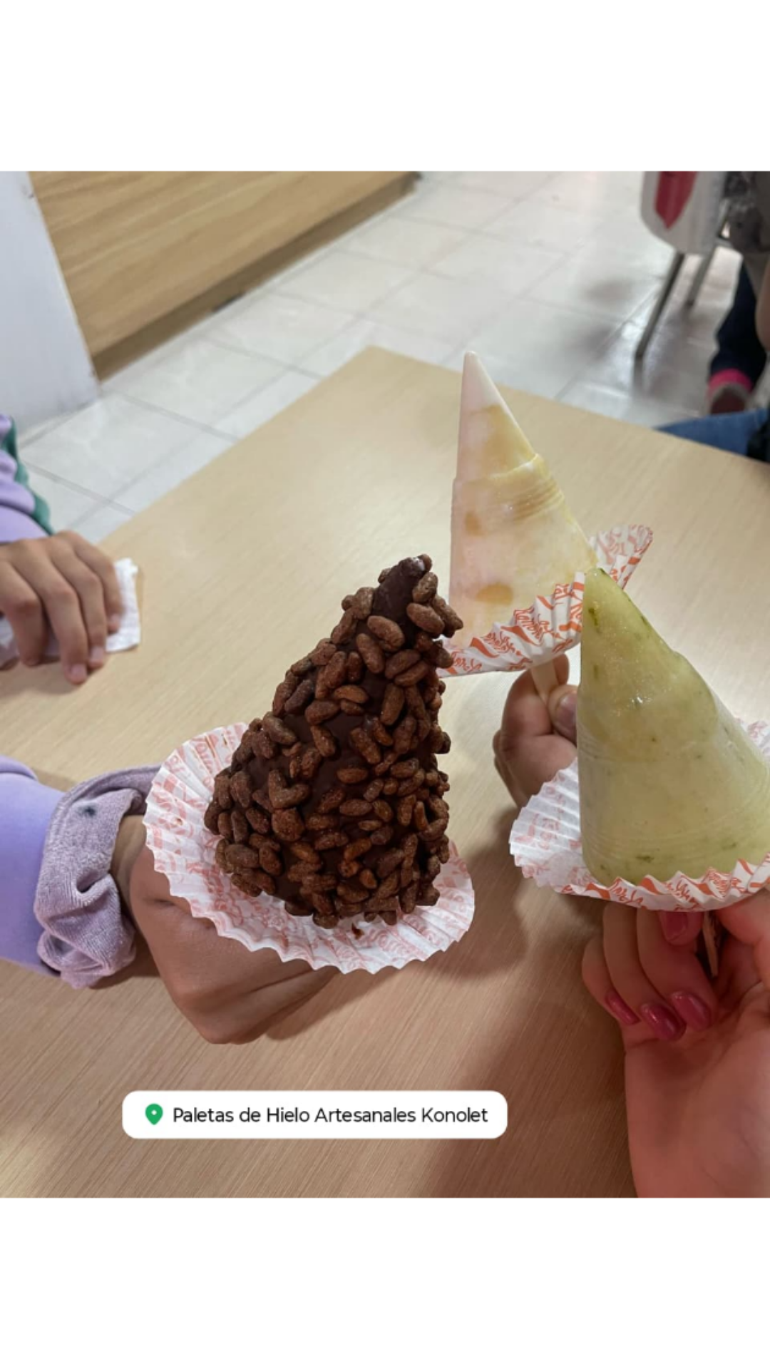 Helados y Paletas — Oficiais