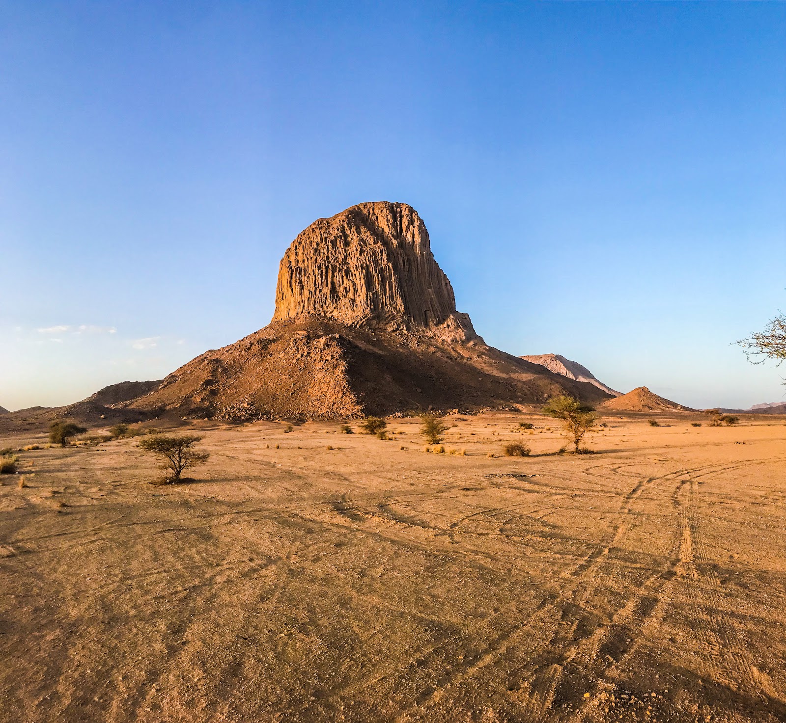 Hoggar — Oficiais