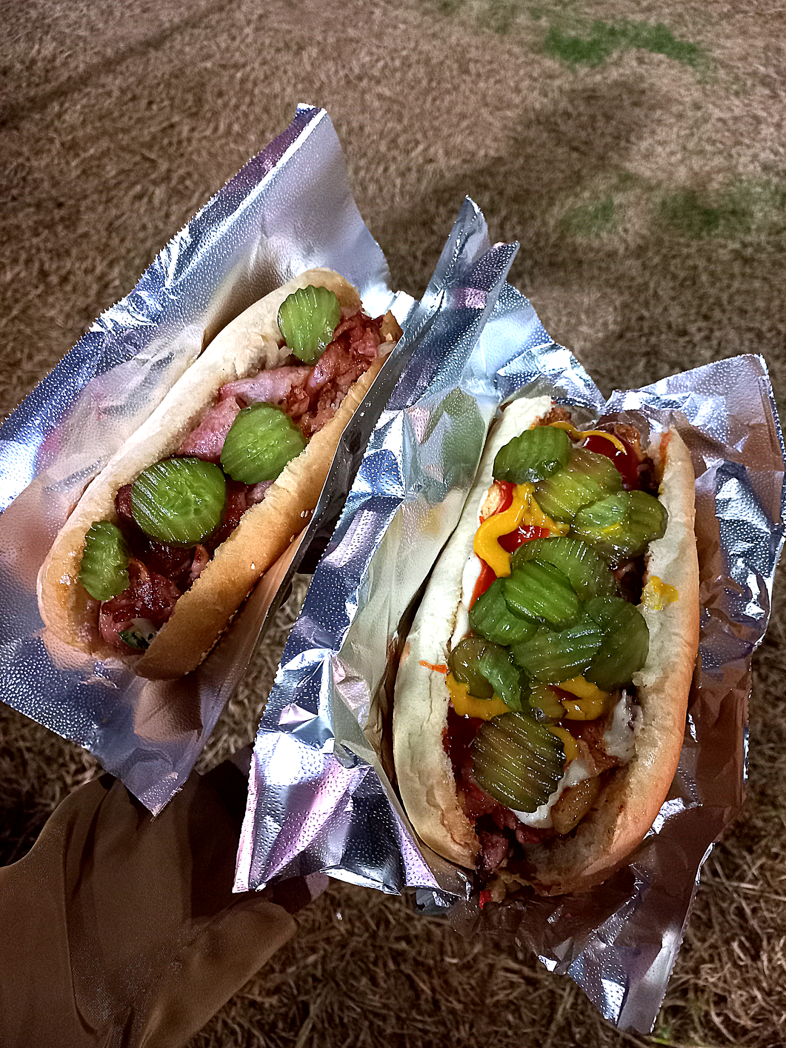 Hot Dogs — Oficiais