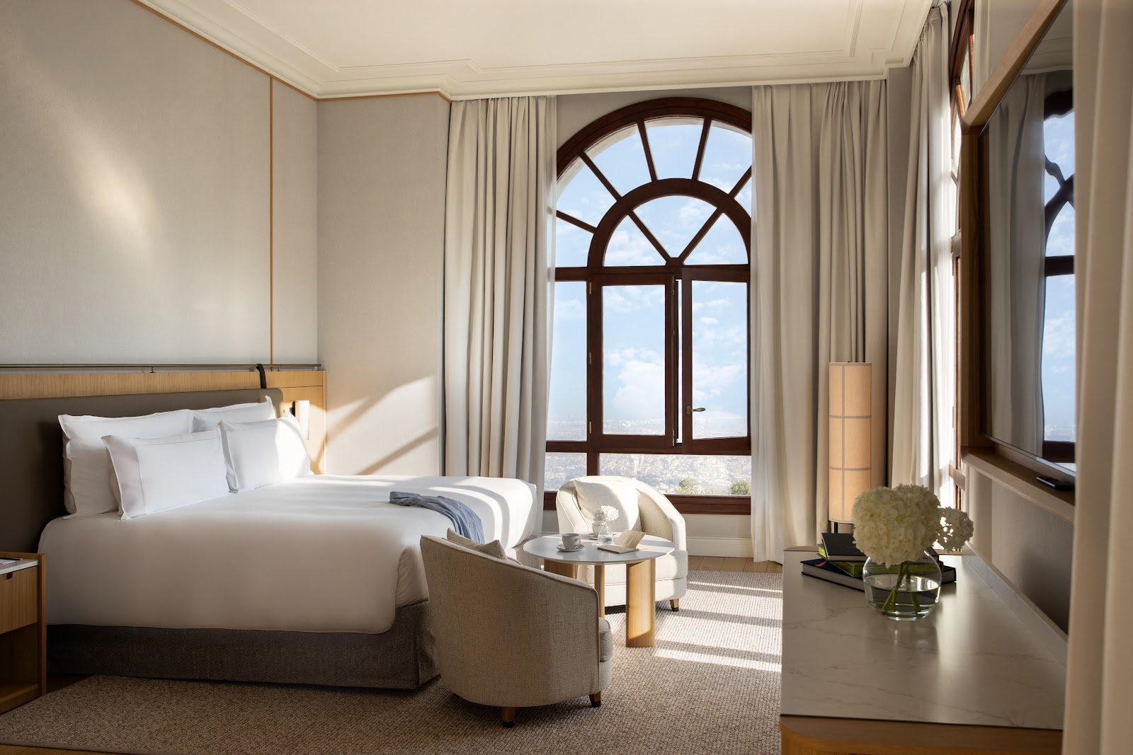 Hotel Krüeger — Oficiais