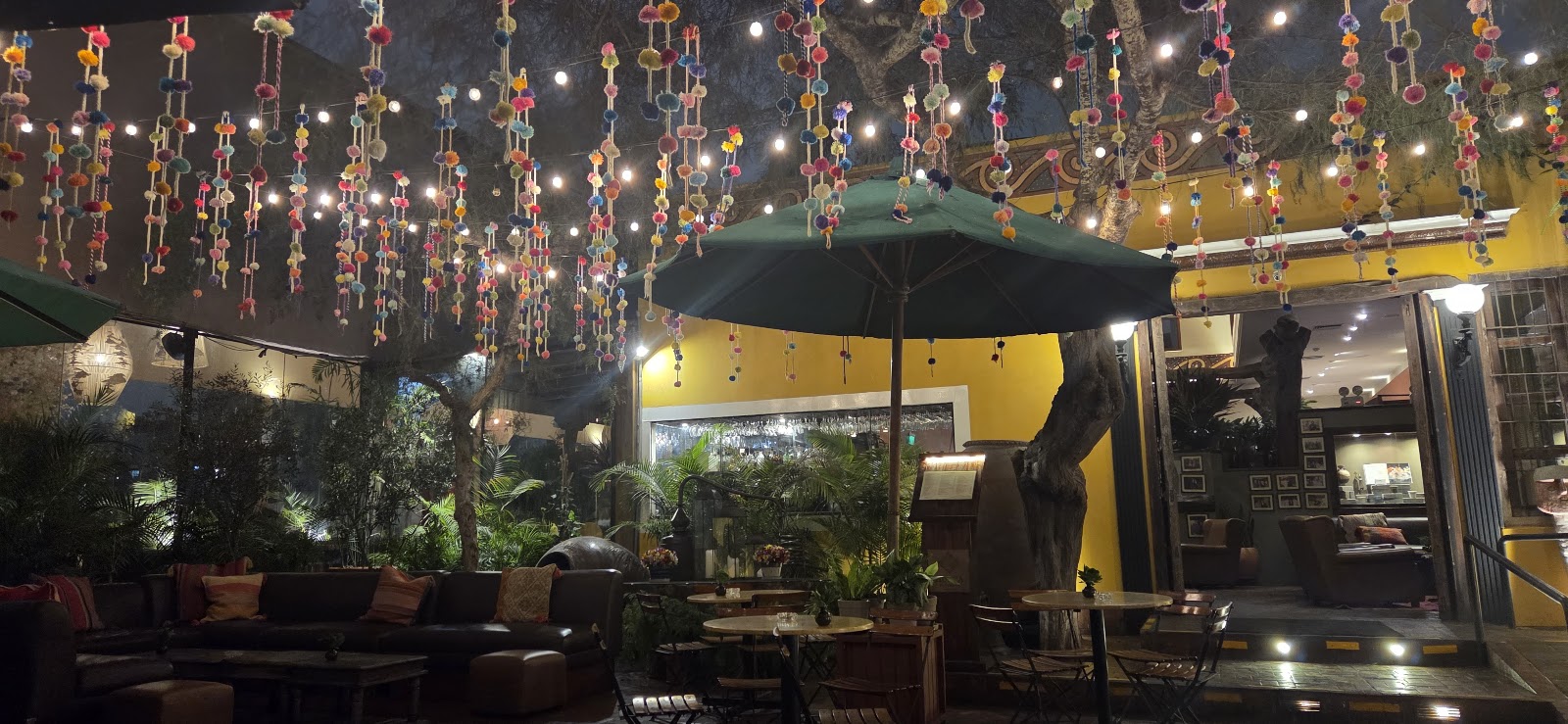 Huaca Pucllana Restaurant — Oficiais