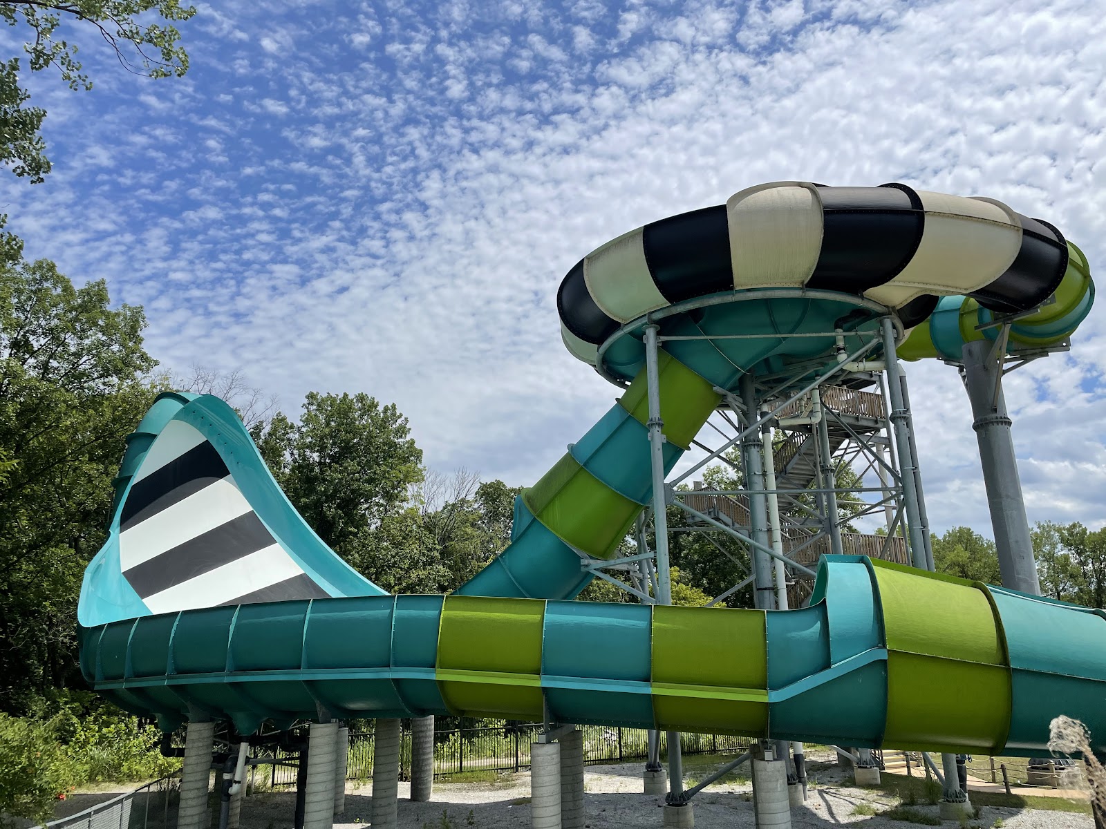 Hurricane Harbor Wave Pool — Oficiais