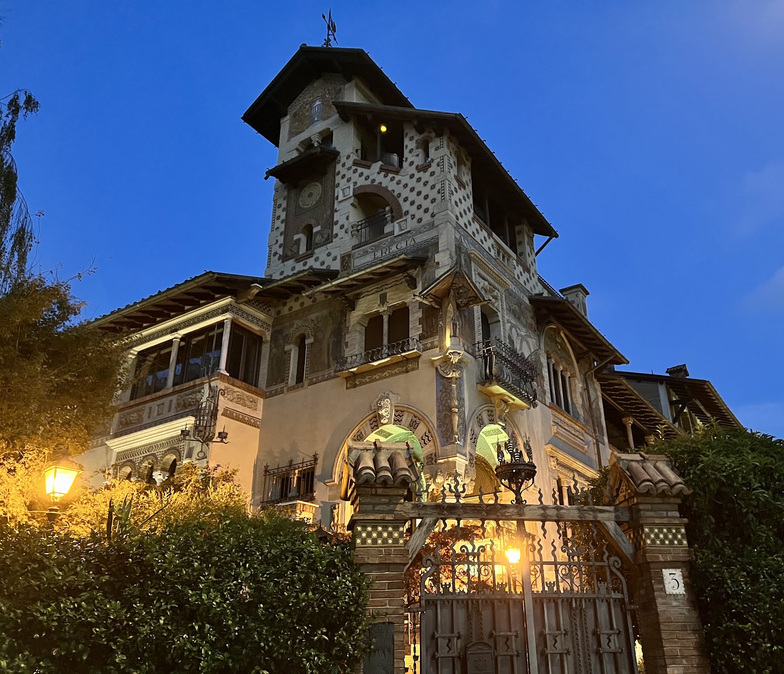 I Villini delle Fate — Oficiais