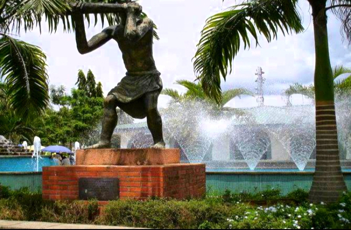 Ibom Plaza — Oficiais