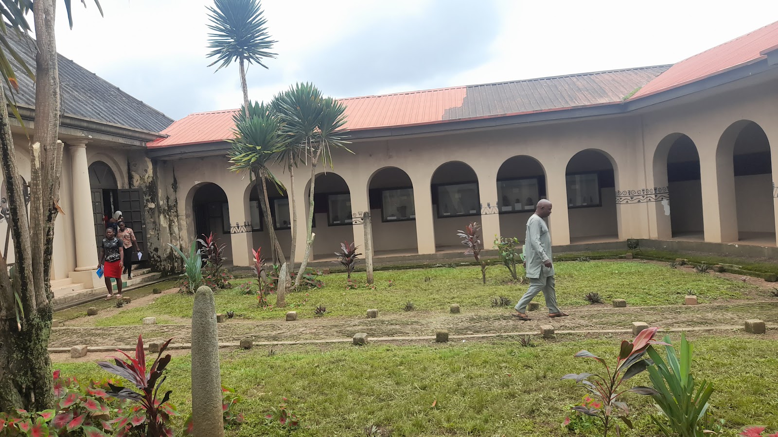 Ife National Museum — Oficiais