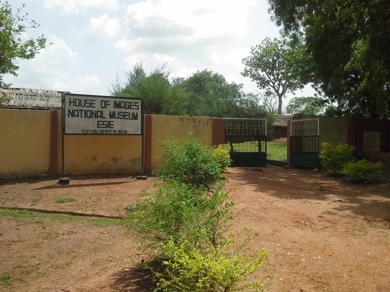 Ilorin National Museum — Oficiais
